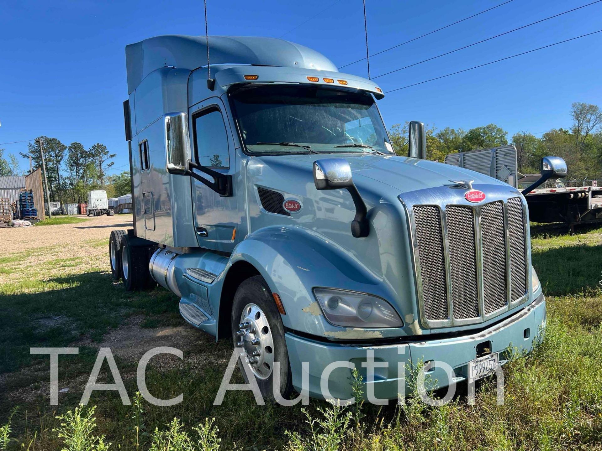 2016 Peterbilt 579 Sleeper Truck - Image 7 of 58