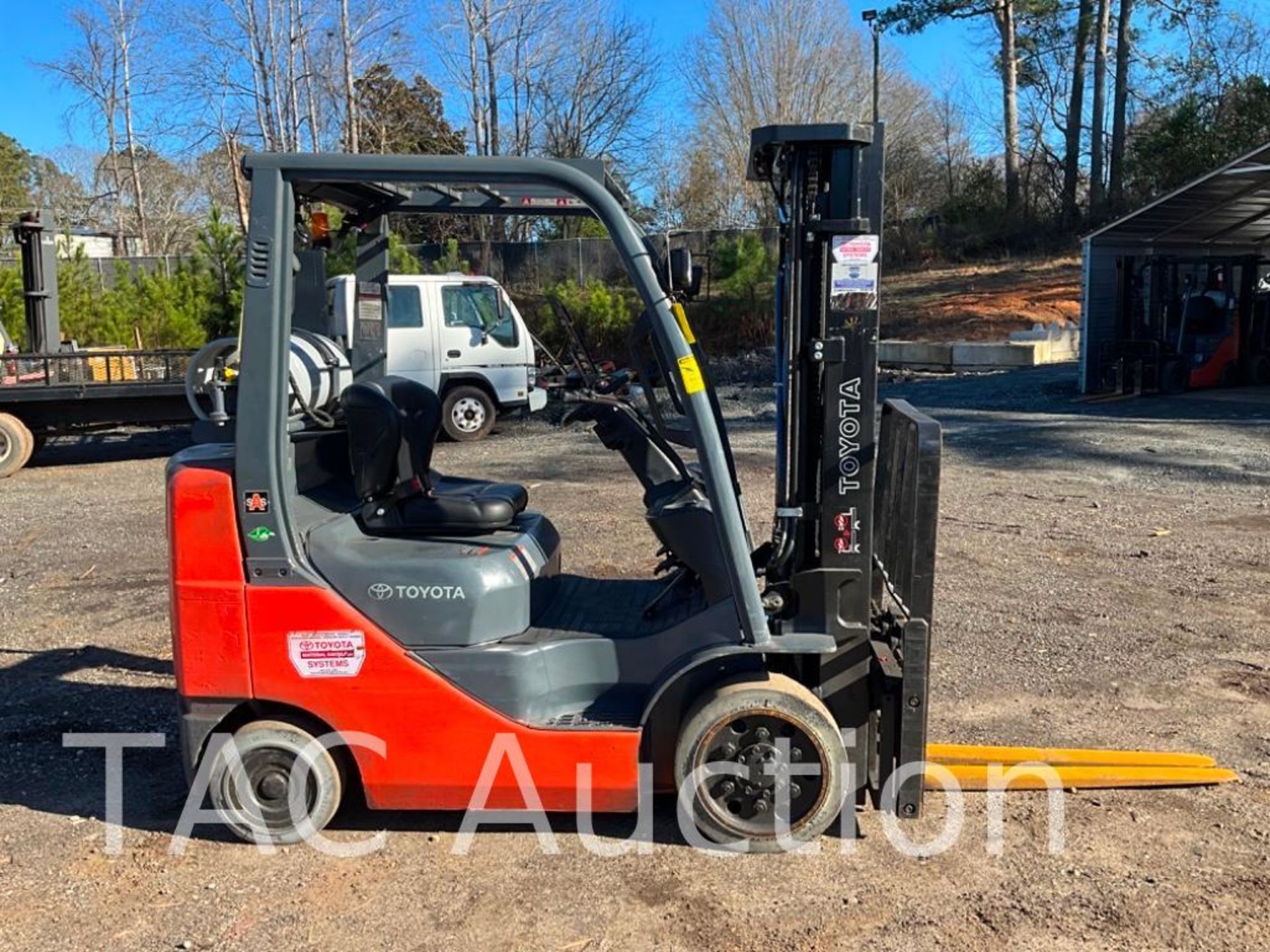 2011 Toyota 8FGCU25 5000lb Forklift - Image 6 of 32