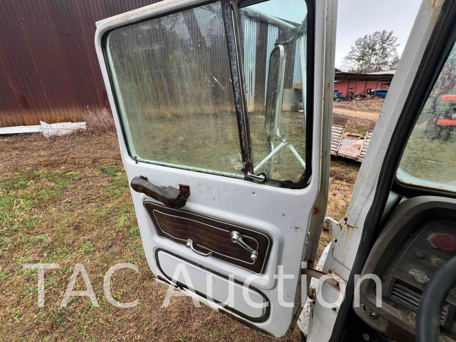 1979 Ford 9000 Day Cab - Image 21 of 59