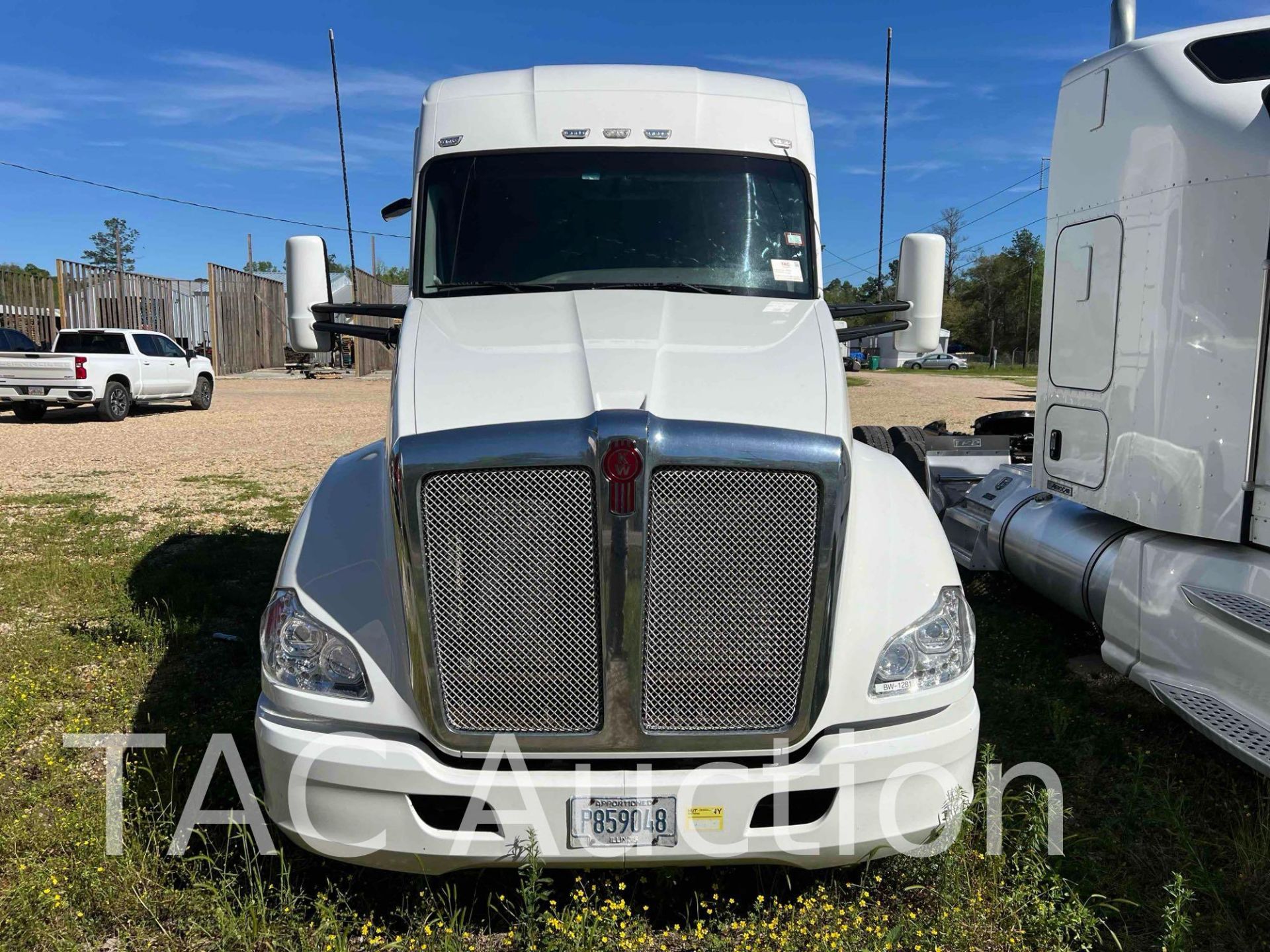 2015 Kenworth T680 Sleeper Truck - Image 10 of 66