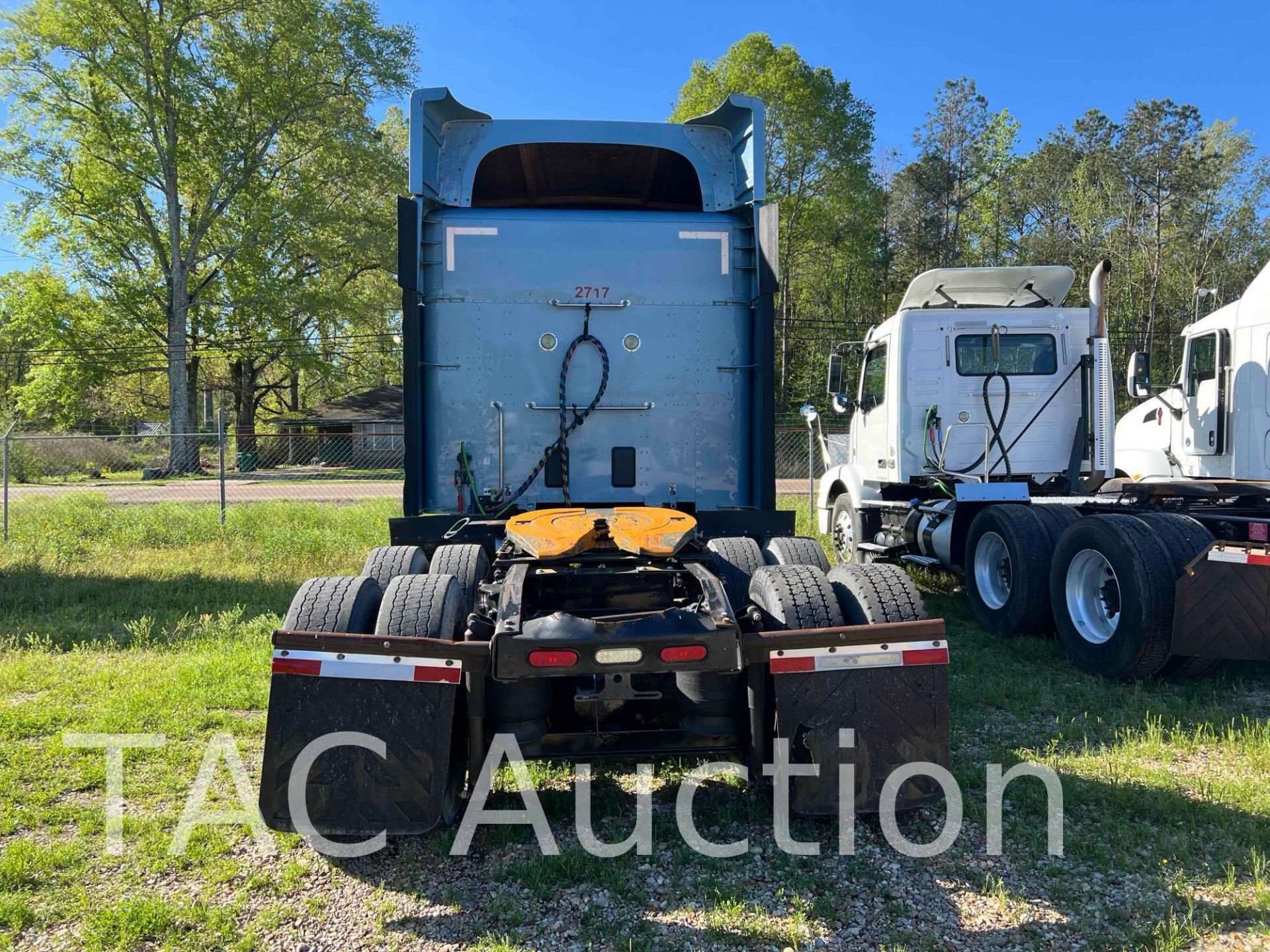 2016 Peterbilt 579 Sleeper Truck - Image 5 of 58