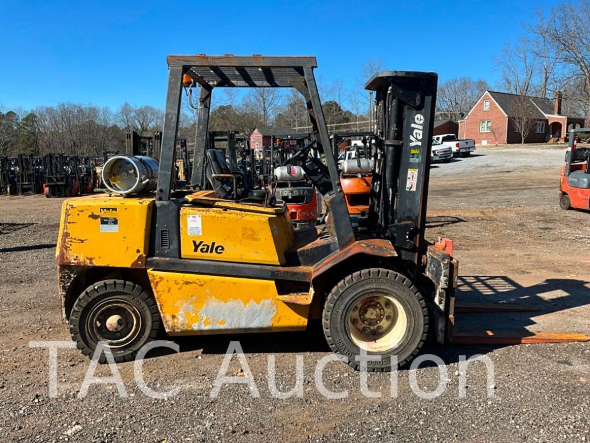 Yale GLP100 10,000lb Forklift - Image 6 of 28