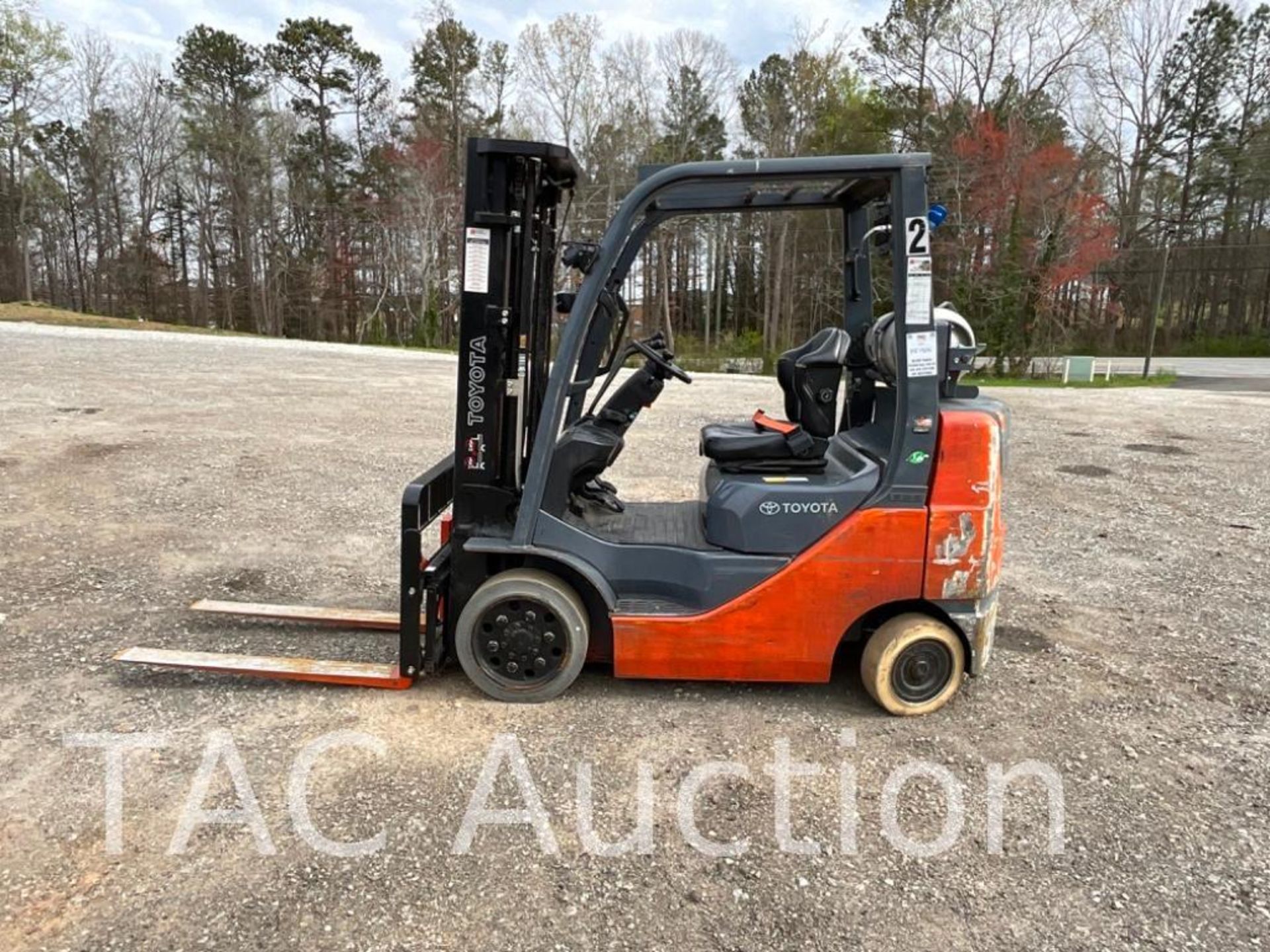 2017 Toyota 8FGCU25 5000lb Forklift - Image 2 of 23