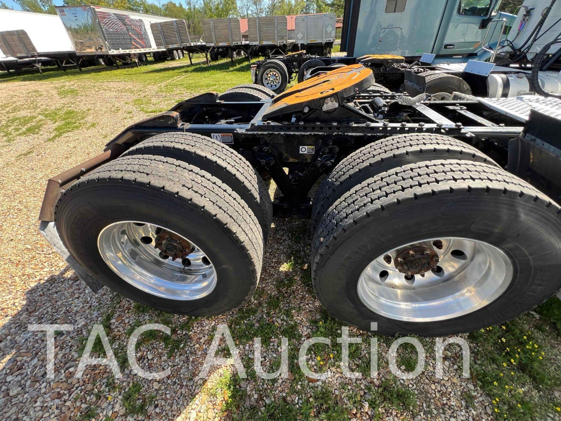 2015 Kenworth T680 Sleeper Truck - Image 63 of 70