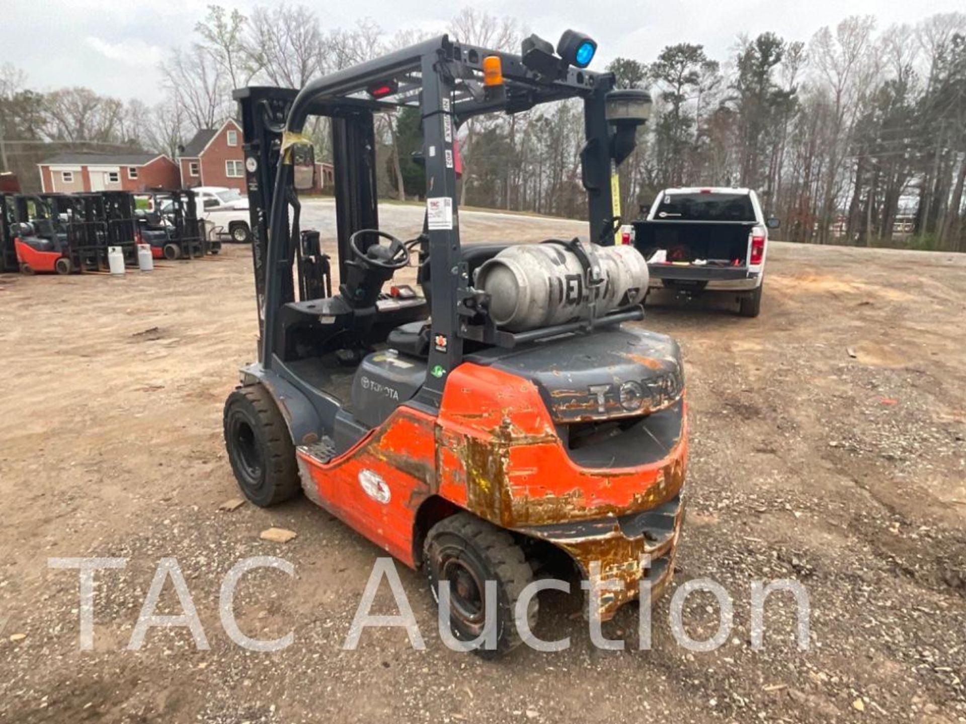 2018 Toyota 8FGU20 4000lb Forklift - Image 3 of 28