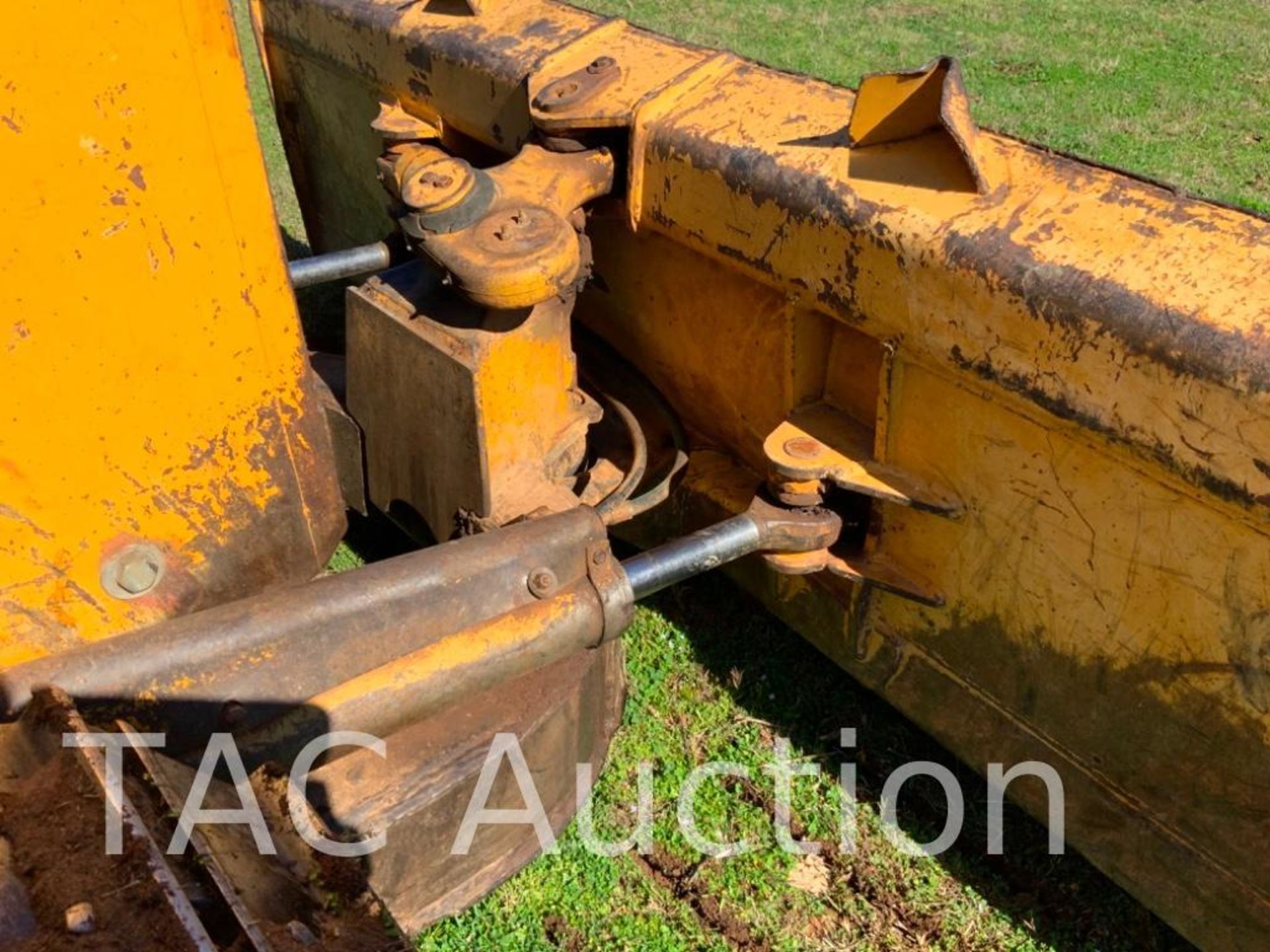 John Deere 550G Crawler Dozer - Image 22 of 36