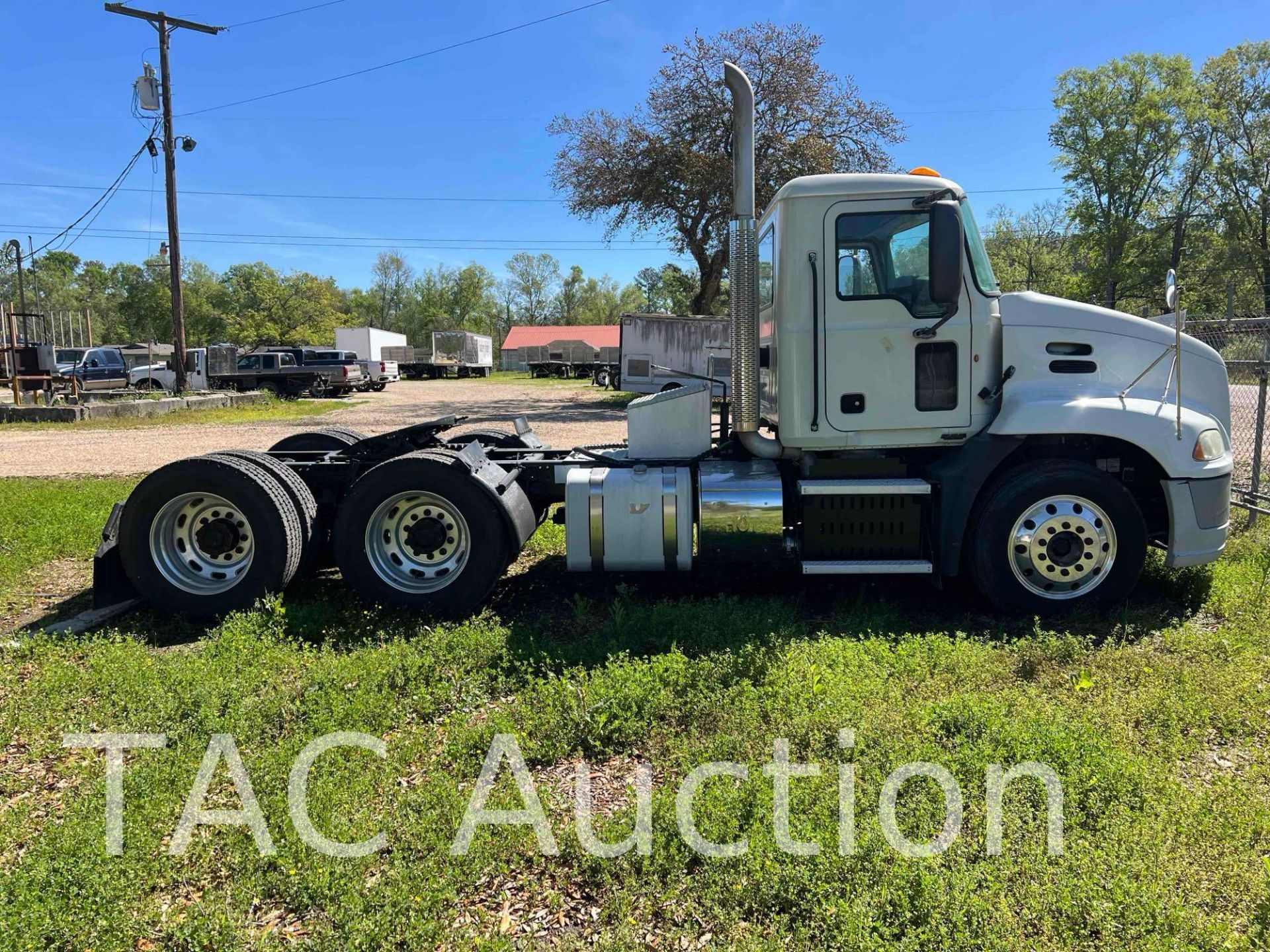 2011 Mack CXU613 Day Cab - Image 7 of 64