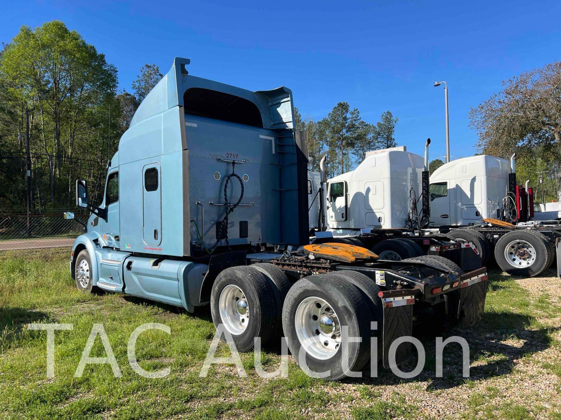 2016 Peterbilt 579 Sleeper Truck - Image 3 of 58