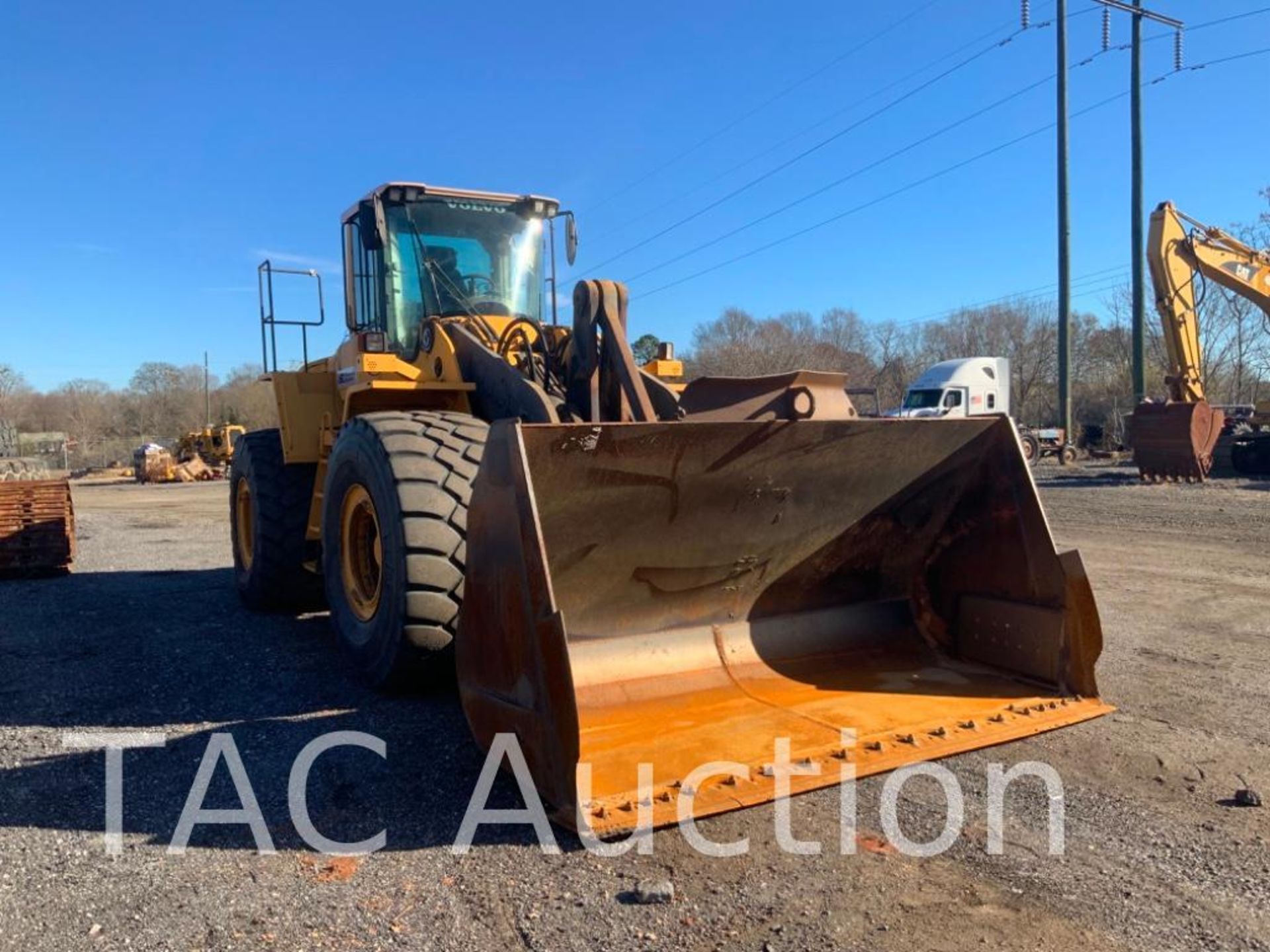 Volvo L220F Wheel Loader - Image 7 of 49