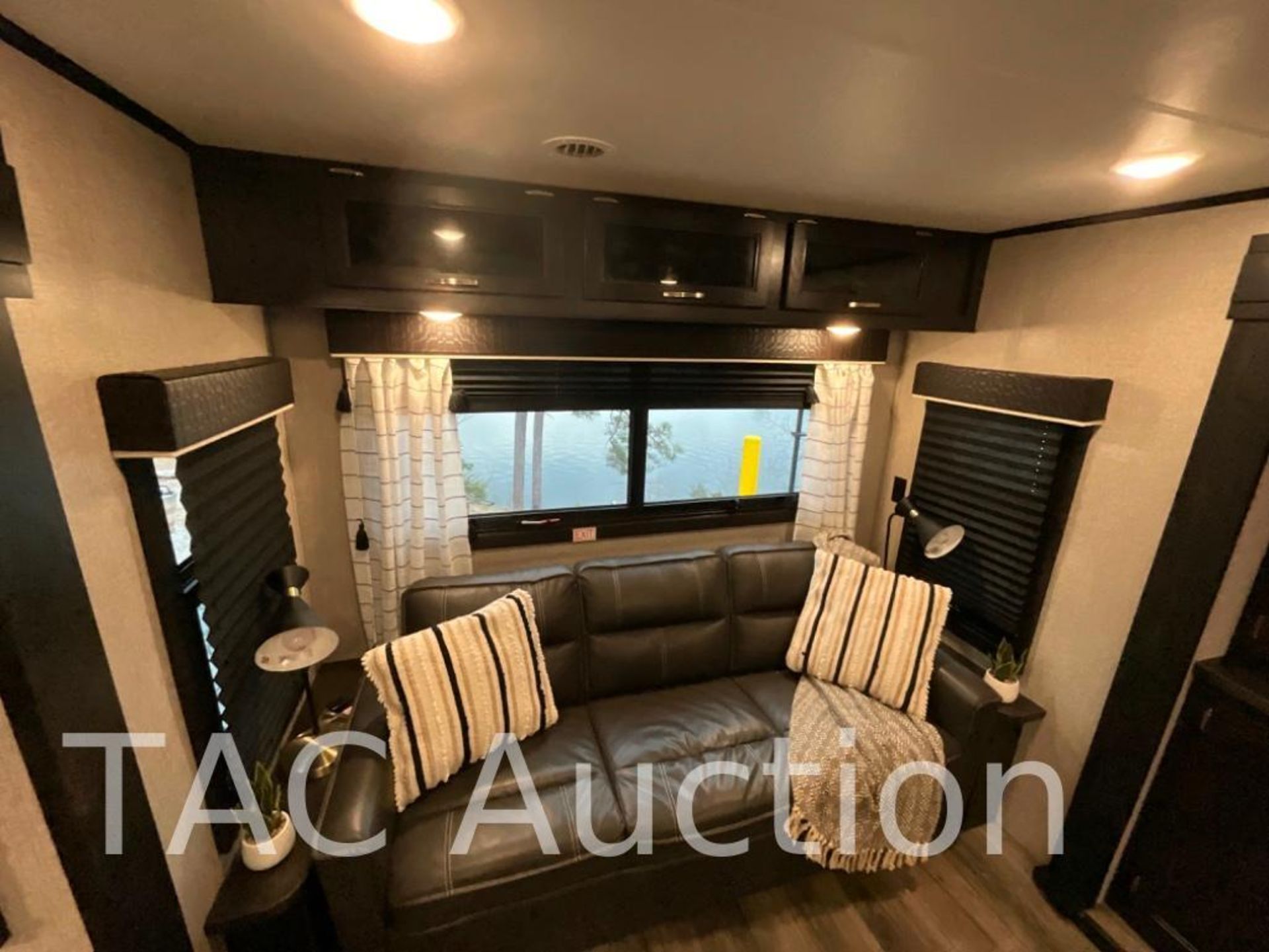 2020 Jayco Jay Flight 34RSBS Travel Trailer - Image 46 of 98