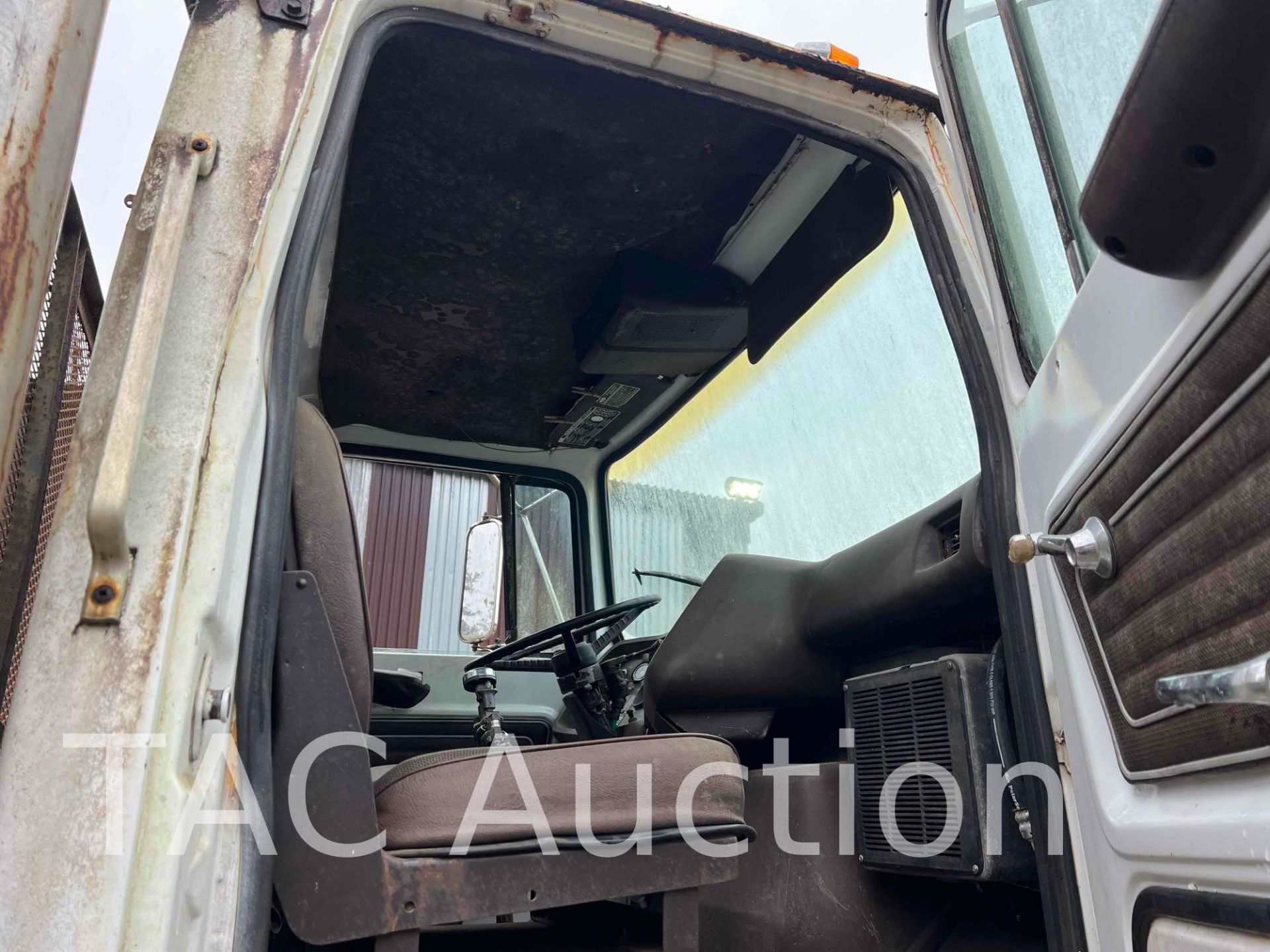 1979 Ford 9000 Day Cab - Image 31 of 59