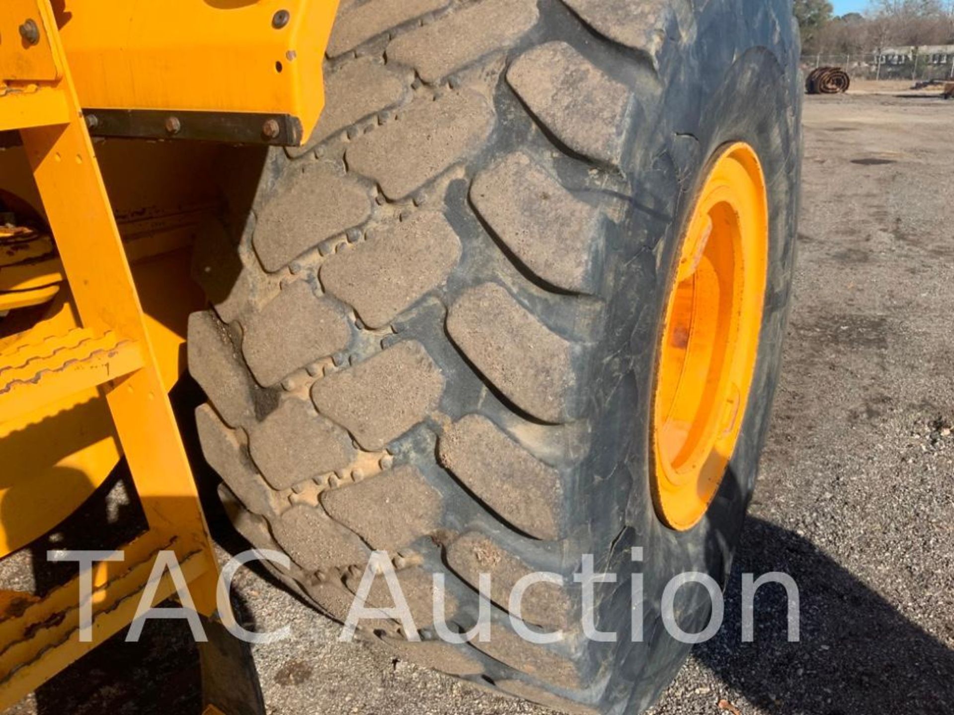 Volvo L220F Wheel Loader - Image 39 of 49