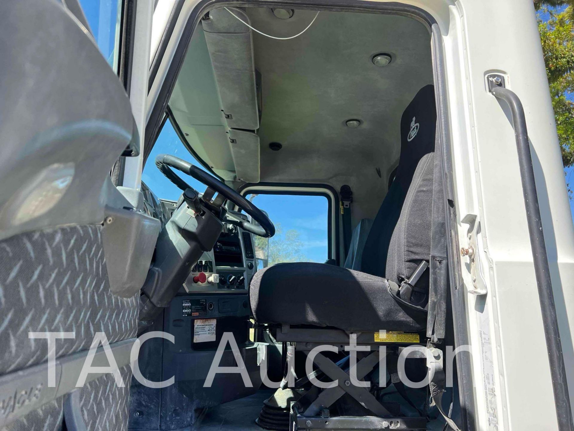 2011 Mack CXU613 Day Cab - Image 12 of 64