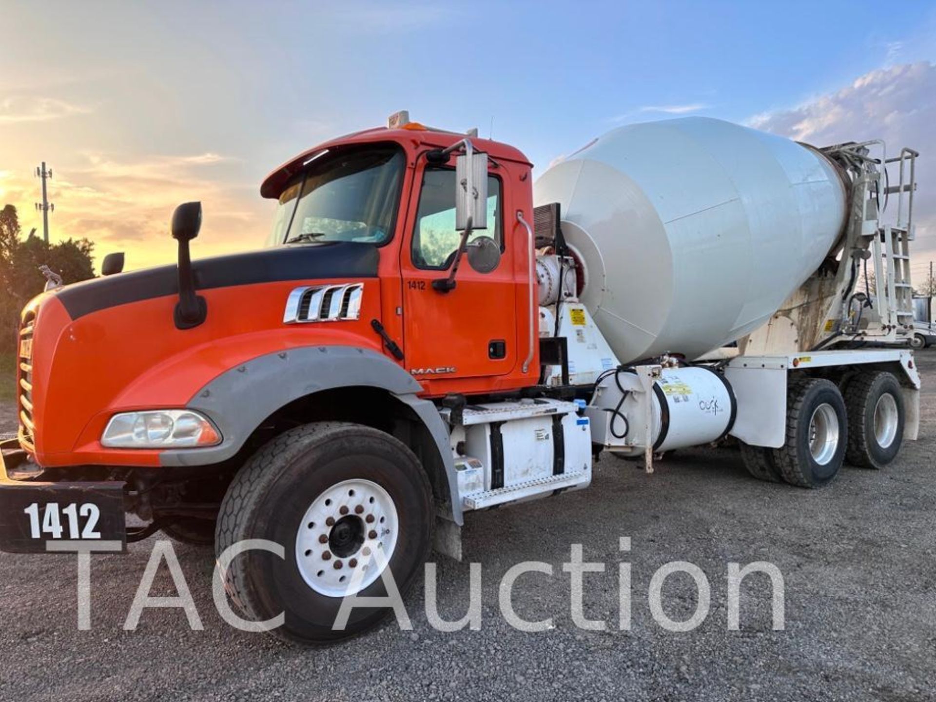 2016 Mack GU813 Concrete Mixer Truck