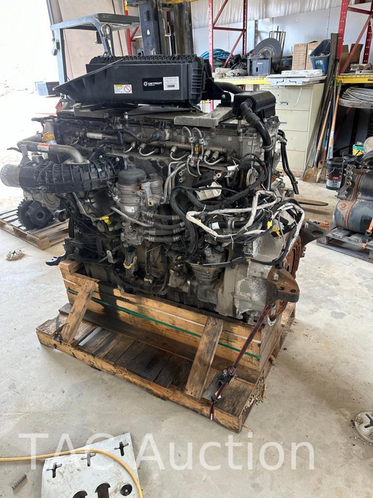 Detroit DD15 Diesel Engine - Image 2 of 4