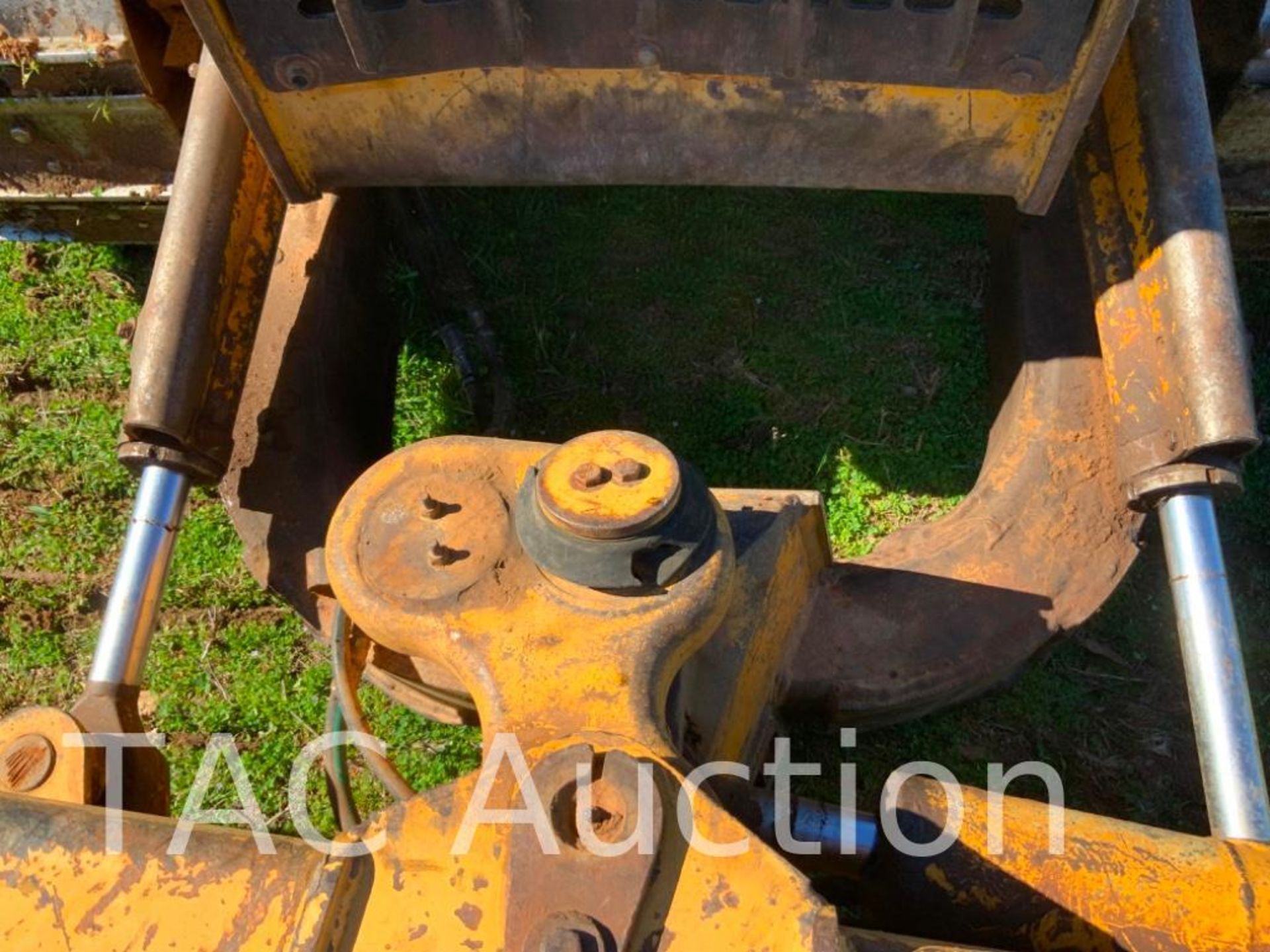 John Deere 550G Crawler Dozer - Image 21 of 36