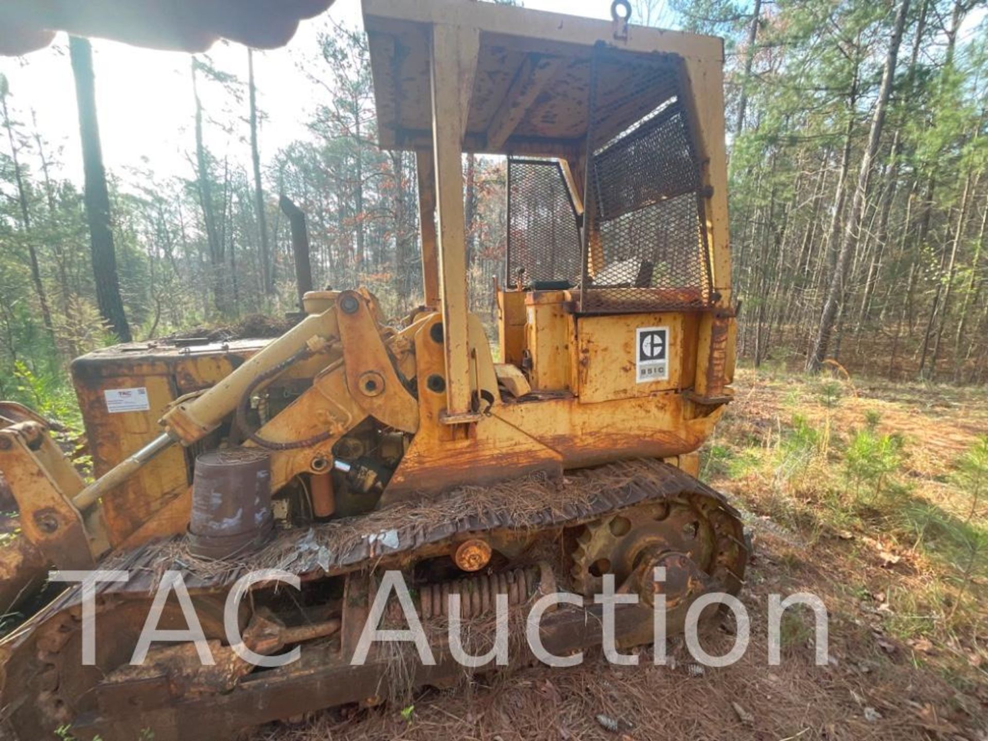 Cat 951C Crawler Loader - Image 3 of 37