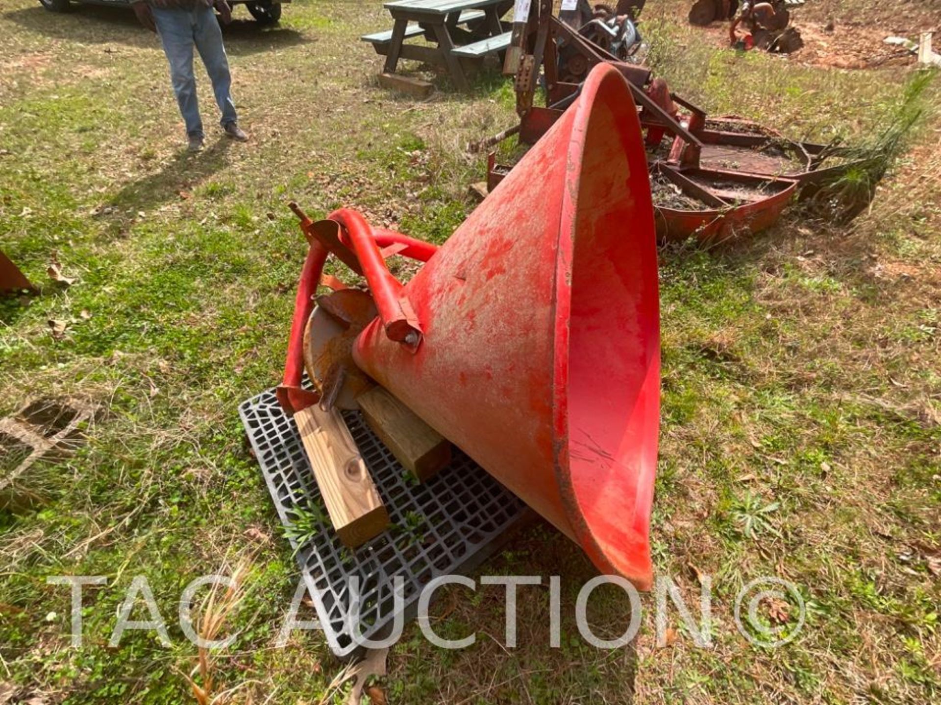 3 Point Hitch Seed/Fertilizer Spreader - Bild 3 aus 5