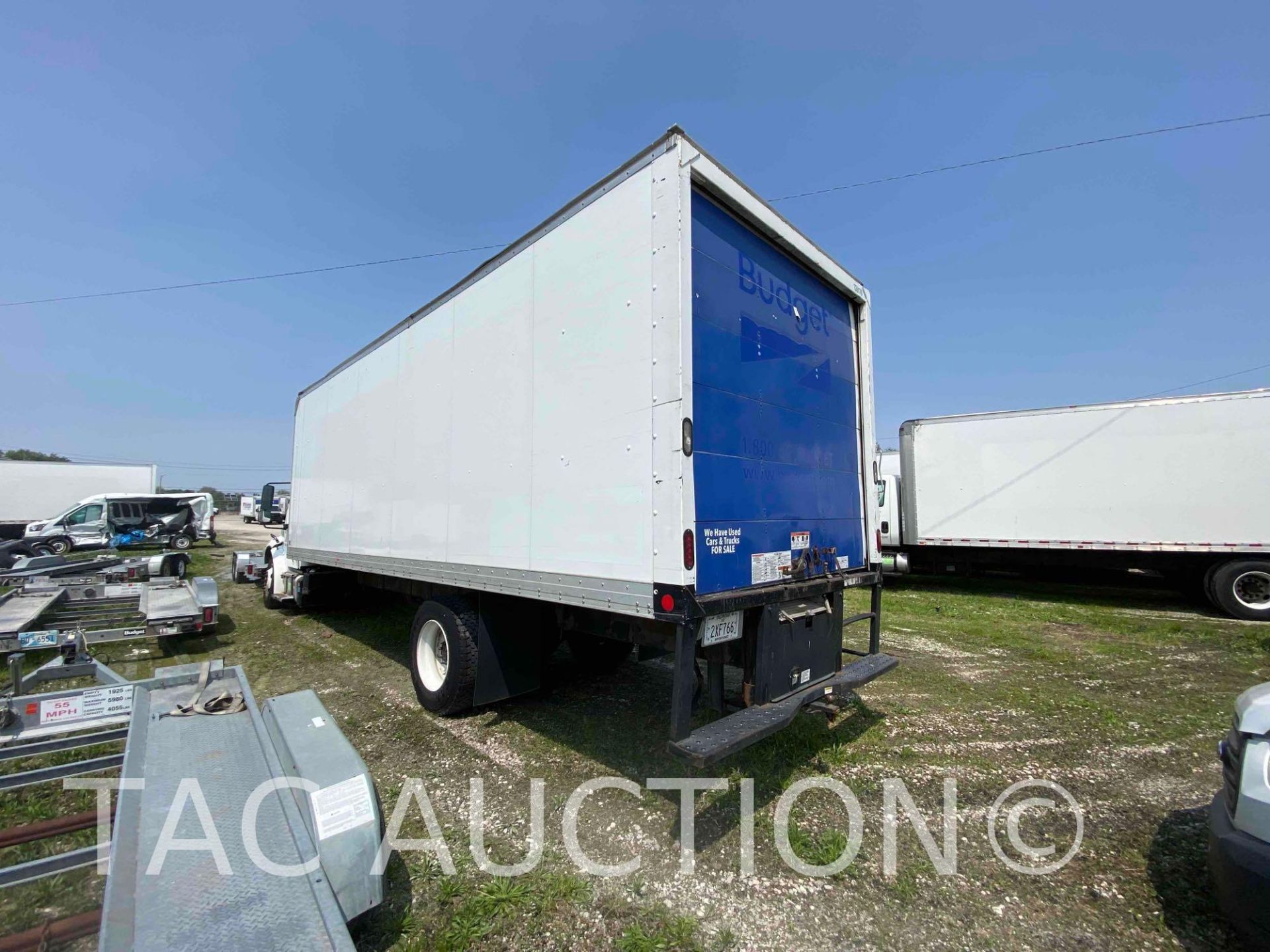 2017 Freightliner M2 26ft Box Truck - Image 6 of 57