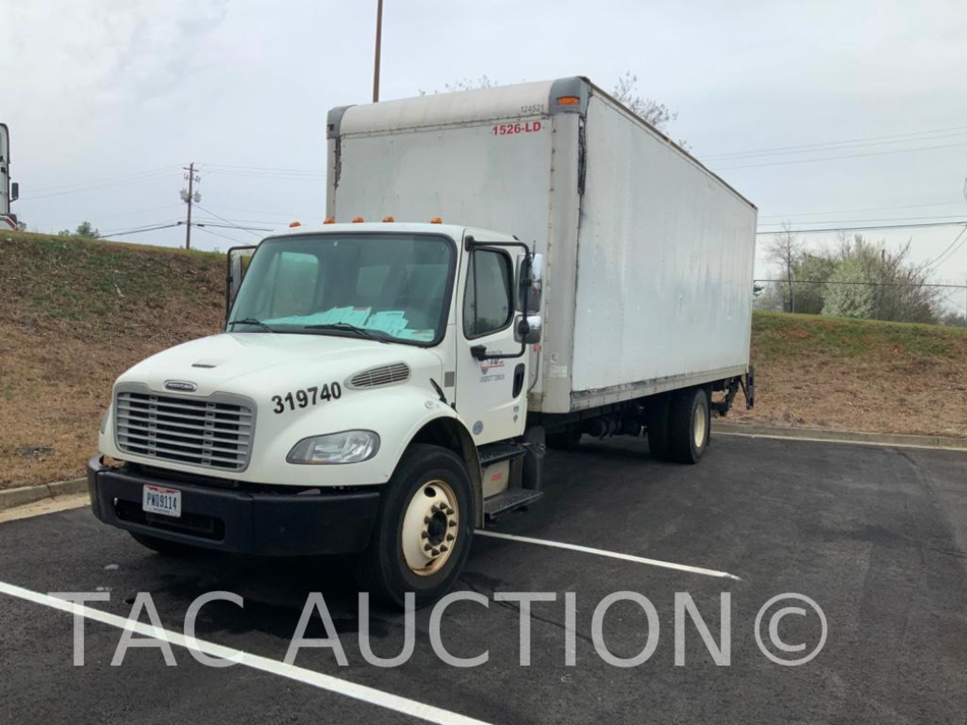 2015 Freightliner M2 26Foot Box Truck W/ Liftgate