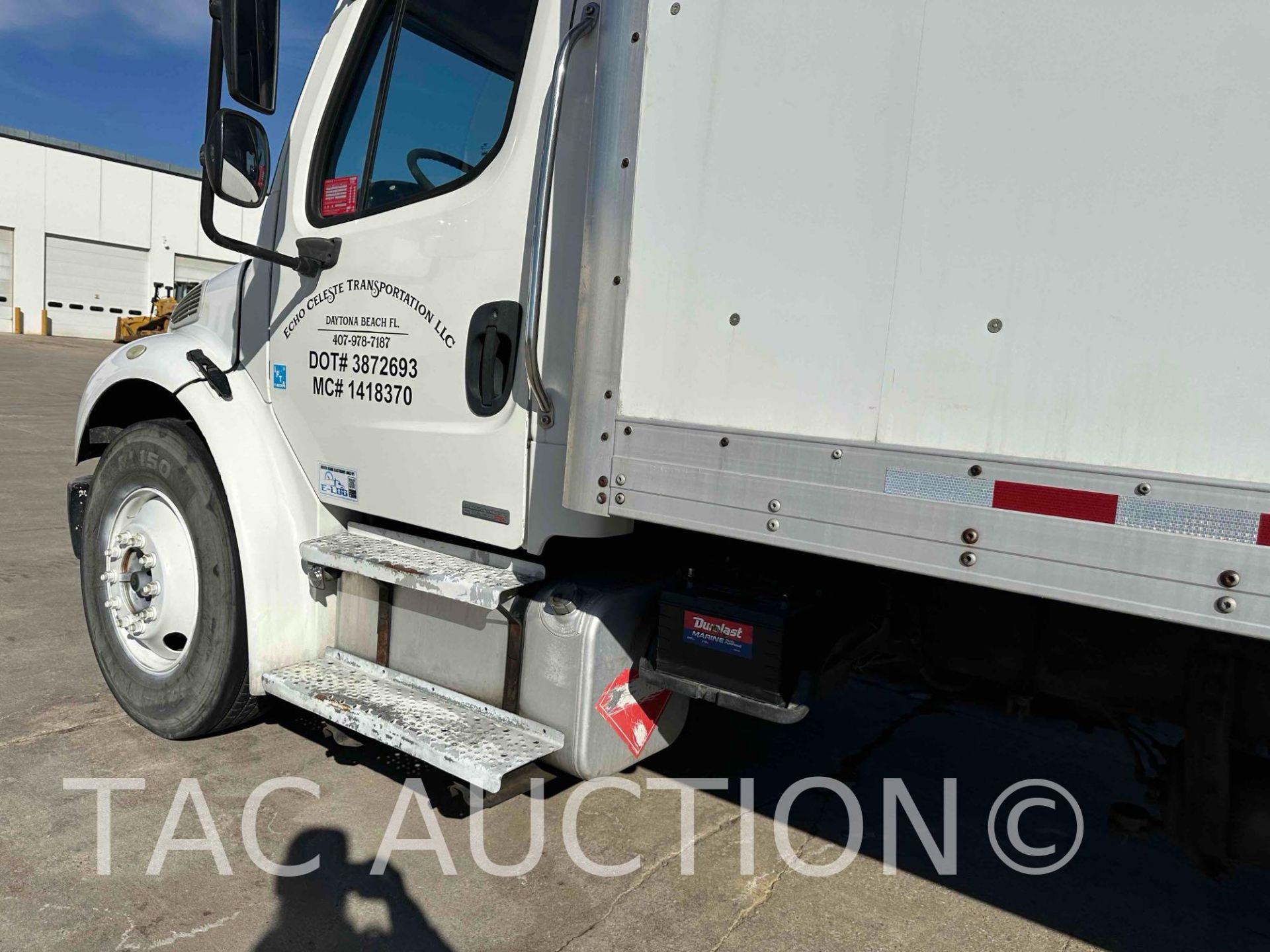 2005 Freightliner M2106 26ft Box Truck - Image 24 of 77