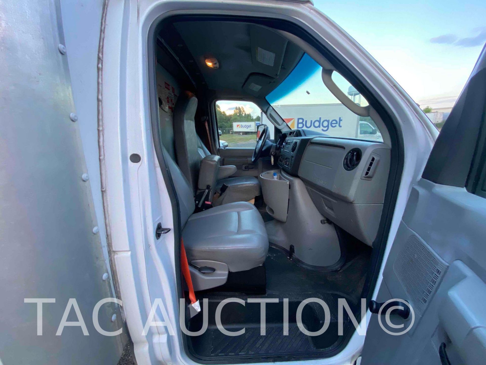 2016 Ford E-350 16ft Box Truck - Image 21 of 48