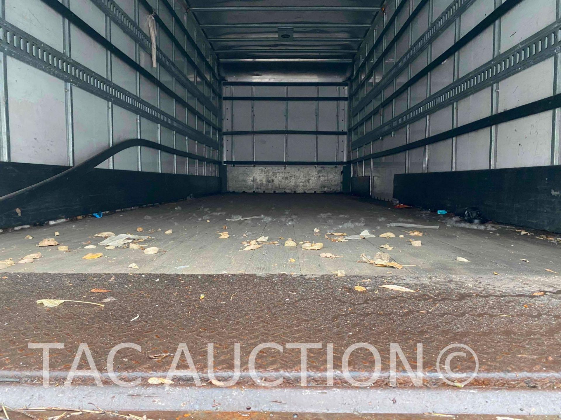 2016 Hino 268 26ft Box Truck - Image 34 of 70