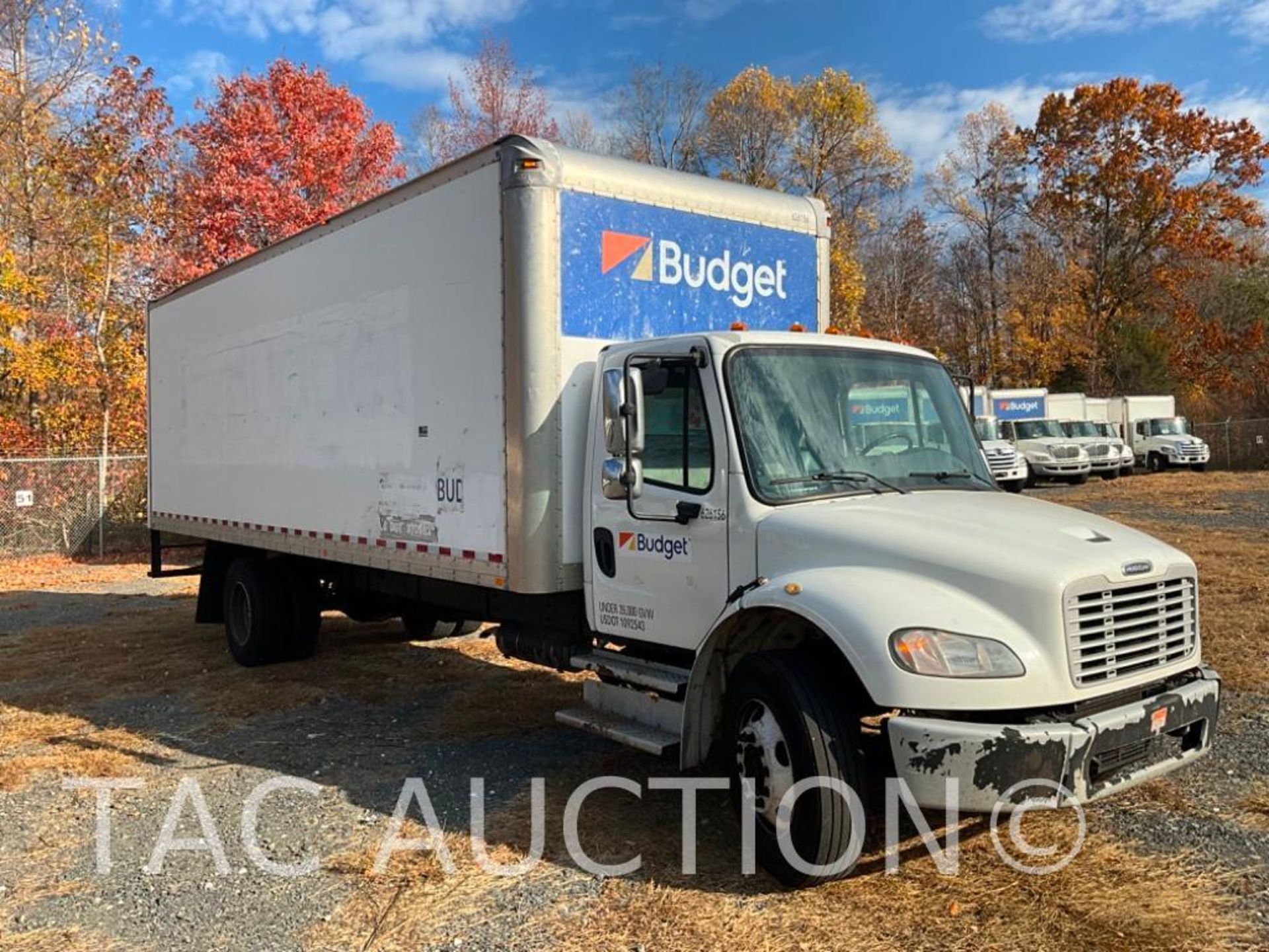 2016 Freightliner M2106 26ft Box Truck - Image 7 of 57