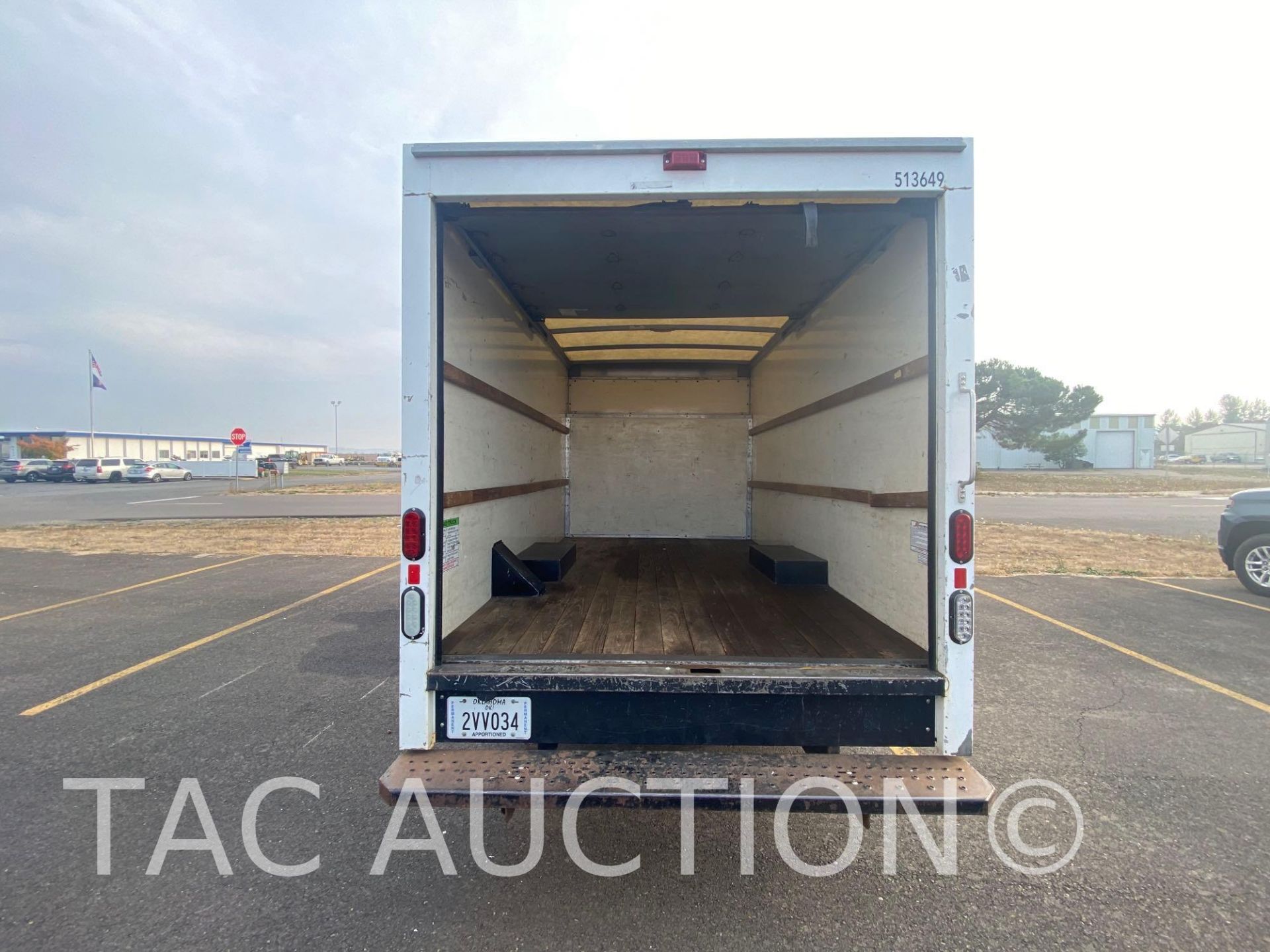 2015 Ford E-350 12ft Box Truck - Bild 13 aus 70