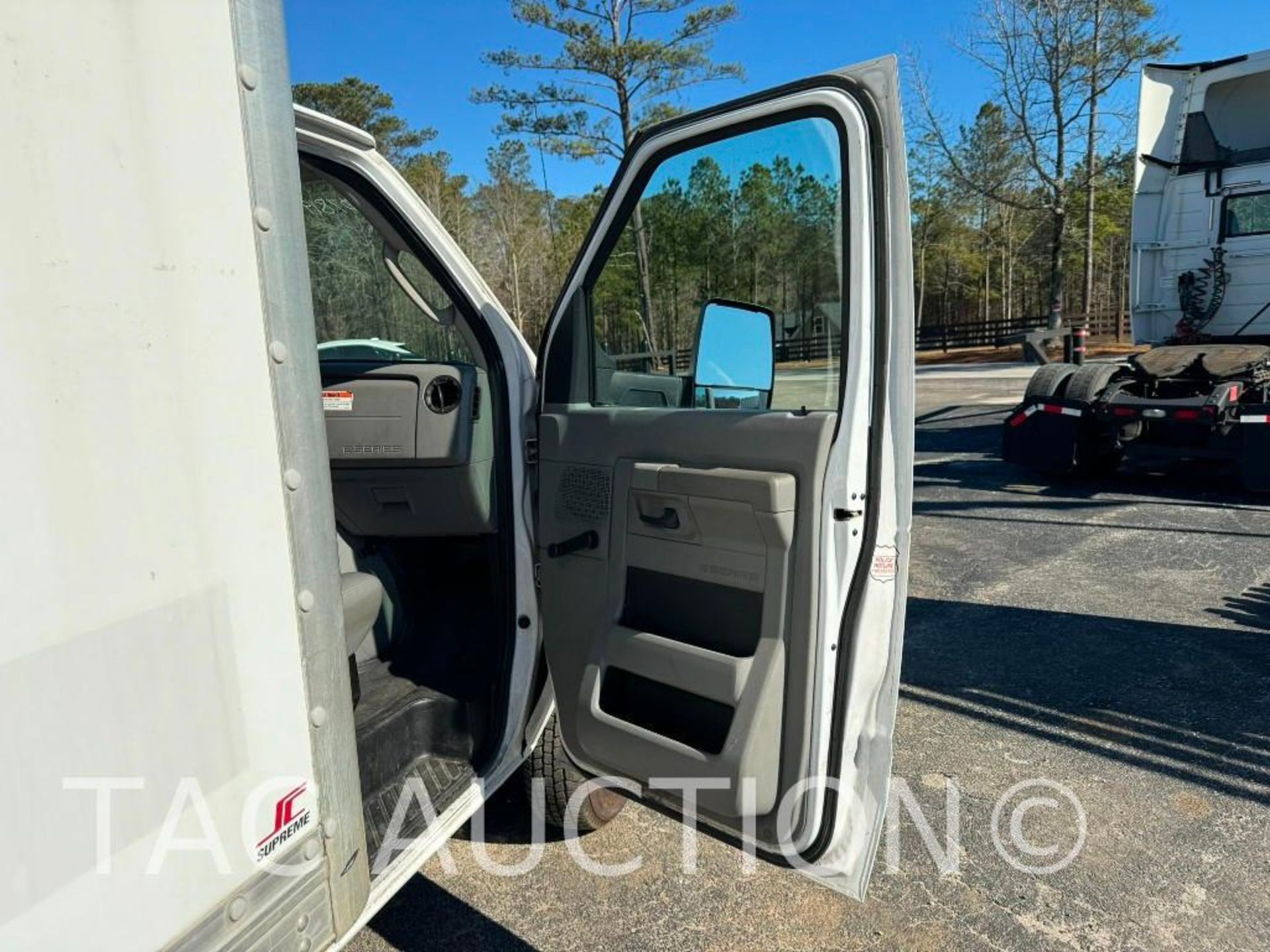 2014 Ford E-350 16ft Box Truck - Bild 15 aus 93