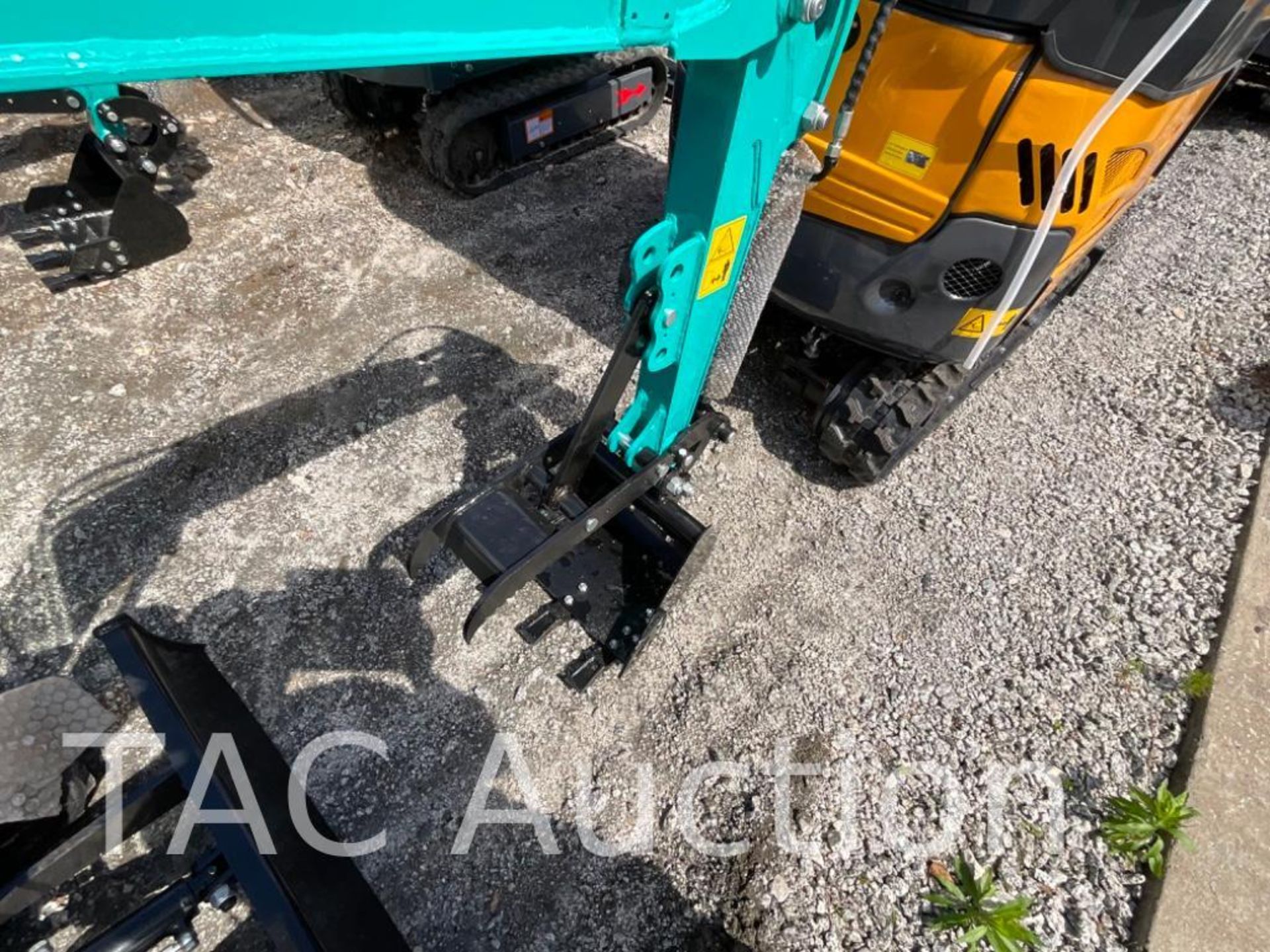 New AGT QH13R Enclosed Cab Mini Excavator - Image 15 of 19