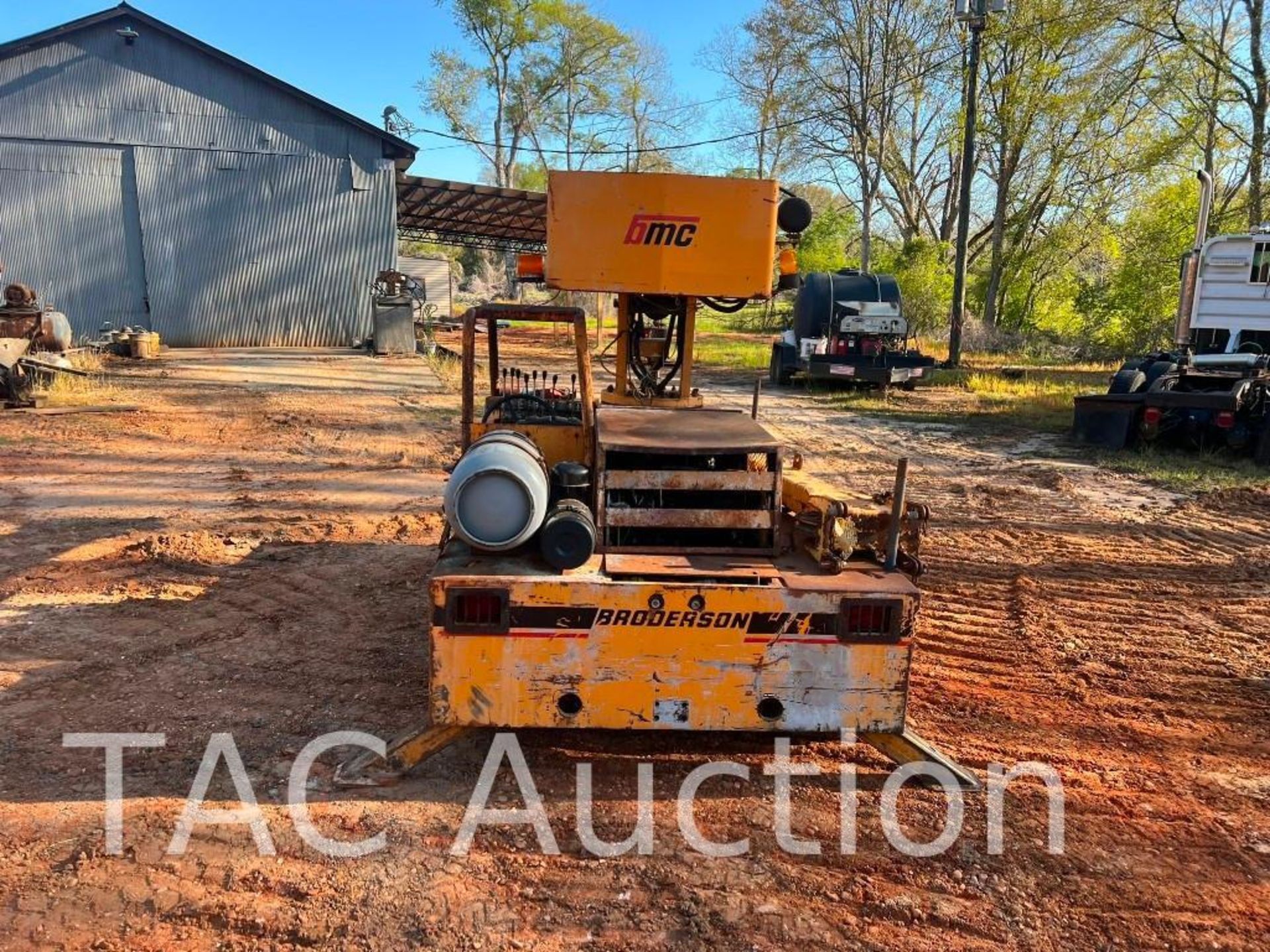 Broderson IC352C Carry Deck Location Near Grove Hill, AL Stock Number