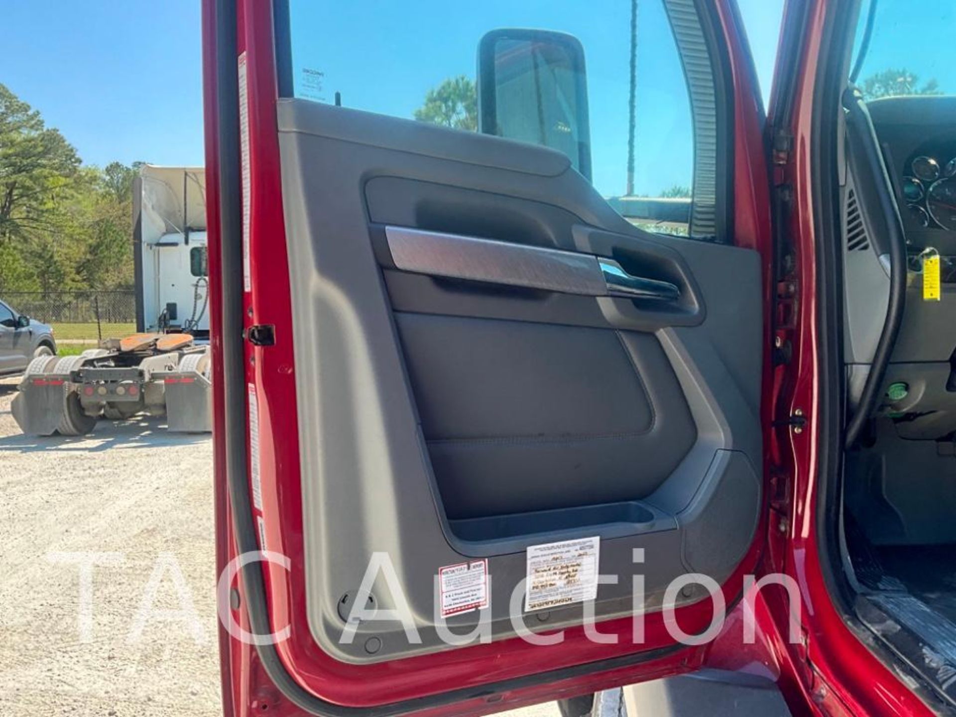 2018 Kenworth T680 Day Cab - Image 9 of 81