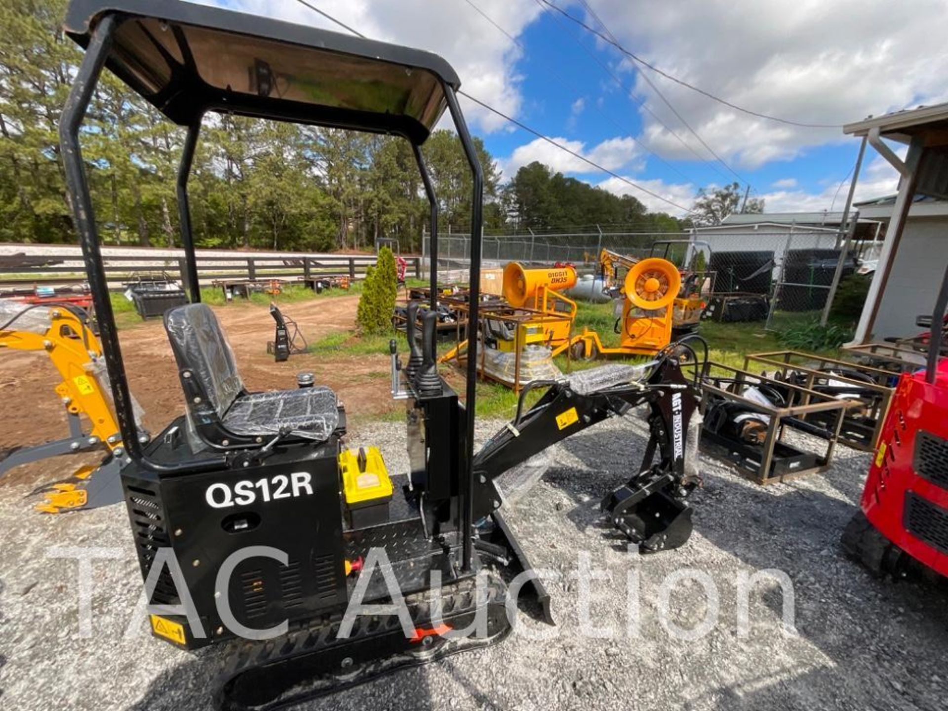 New AGT QS12R Mini Excavator - Image 6 of 17