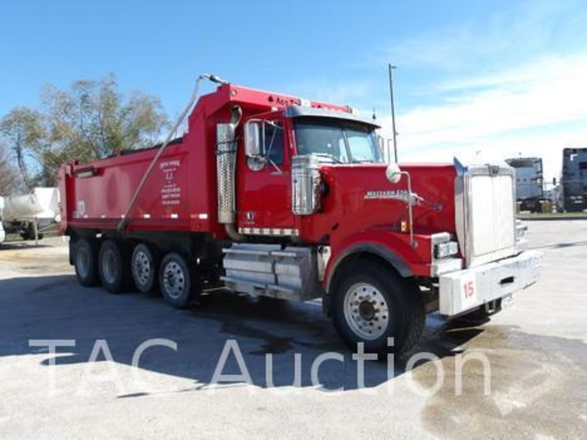 2017 Western Star 4900EX Quad-Axle Dump Truck - Image 18 of 196