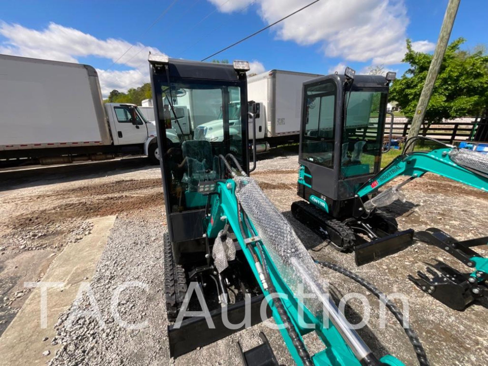 New AGT QH13R Enclosed Cab Mini Excavator - Image 8 of 19