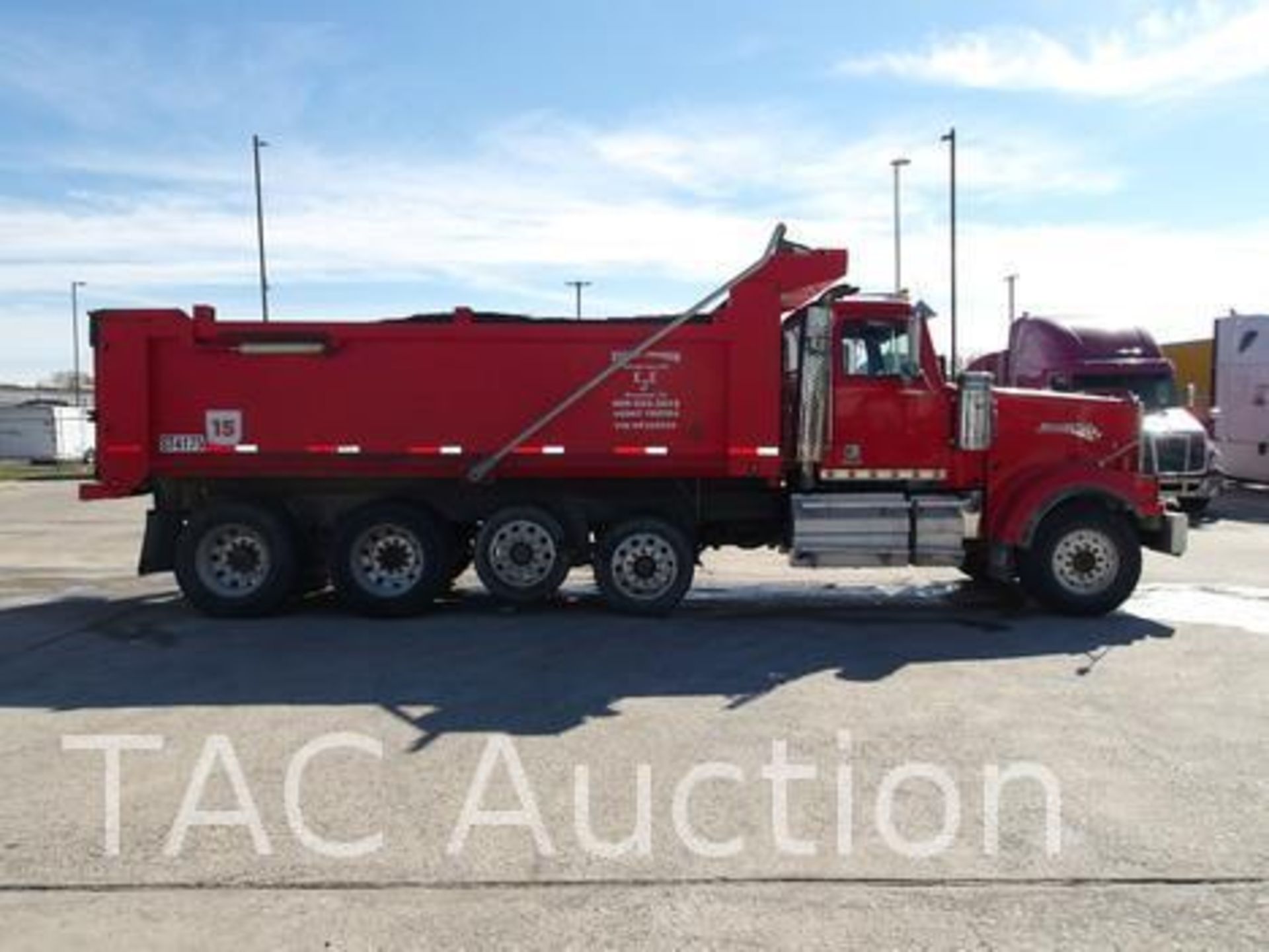 2017 Western Star 4900EX Quad-Axle Dump Truck - Image 16 of 196