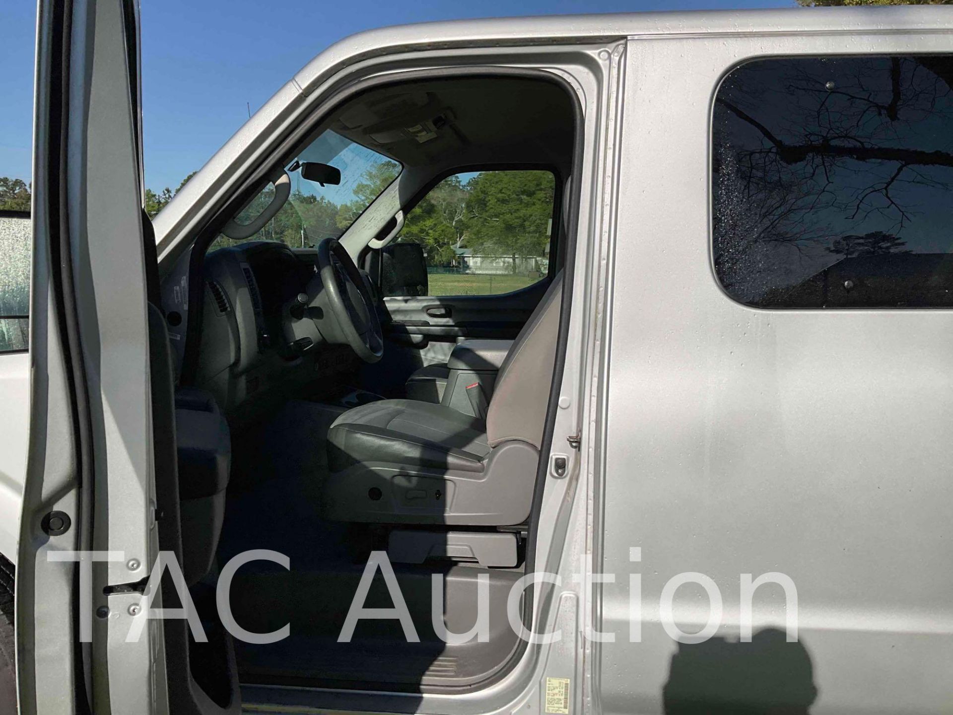 2013 Nissan NV3500 (12) Passenger Van - Image 11 of 46