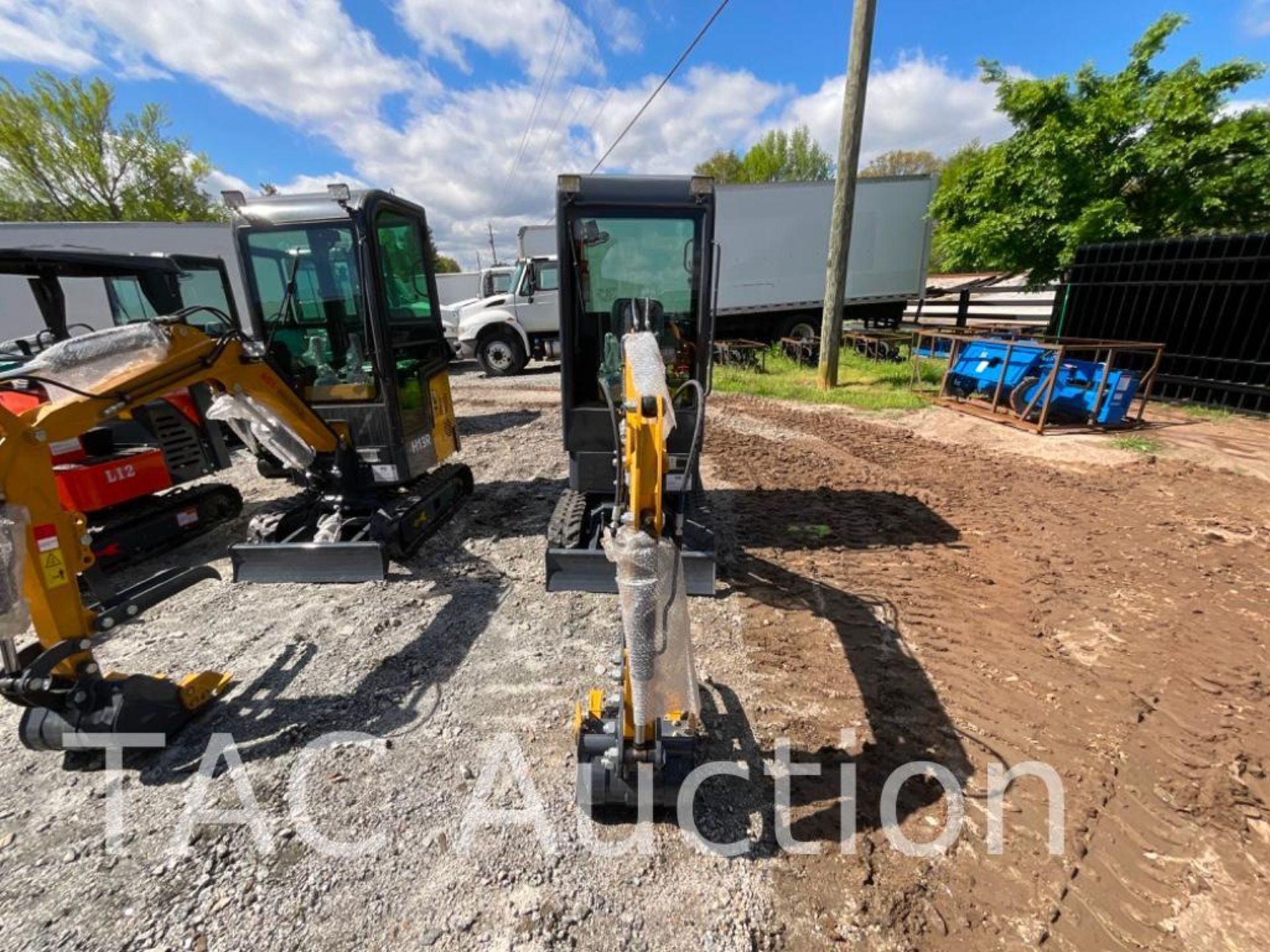 New AGT H13R Enclosed Cab Mini Excavator - Image 7 of 18