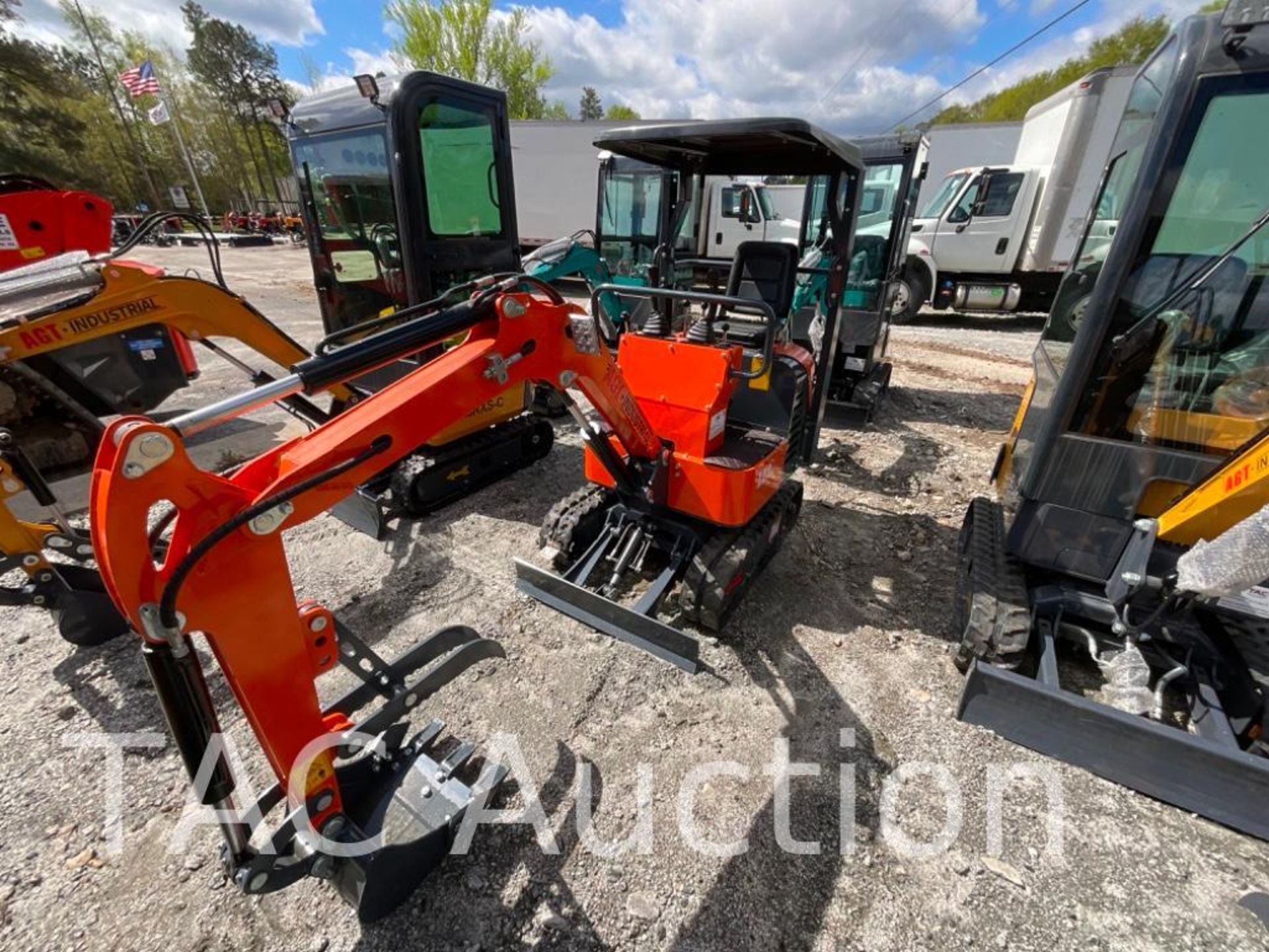 New AGT LH12R Mini Excavator