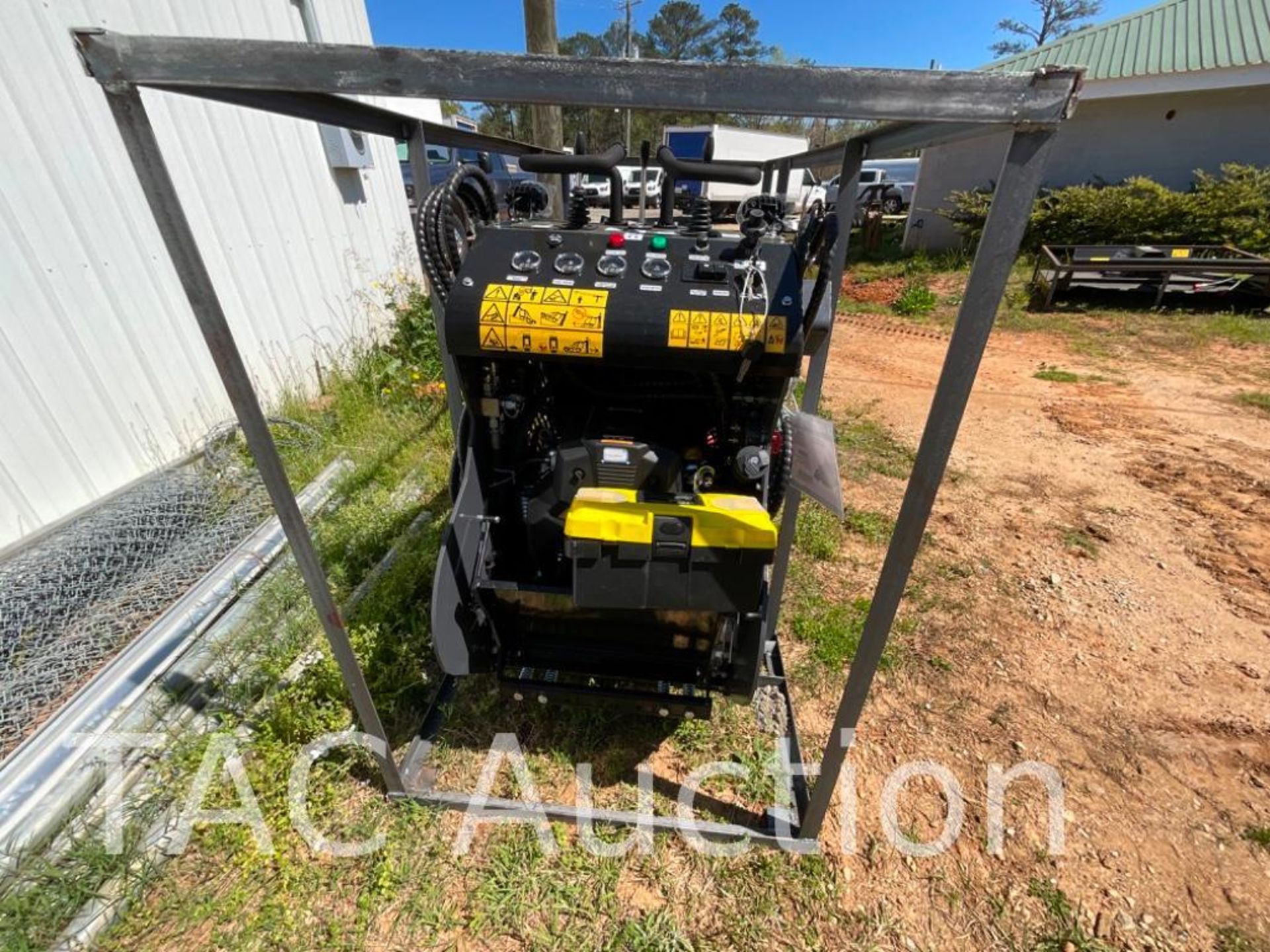 New AGT KRT23 Mini Skid Steer - Image 4 of 30