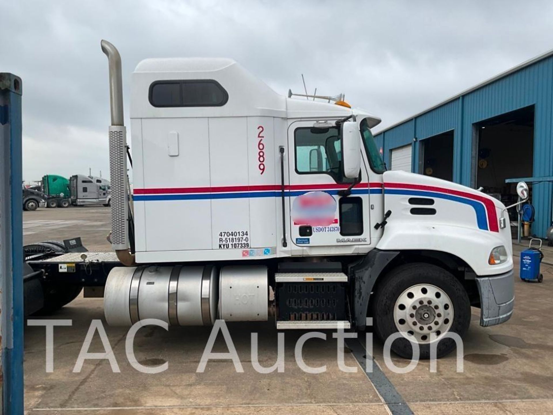 2015 Mack CXU613 Sleeper Truck - Bild 6 aus 81