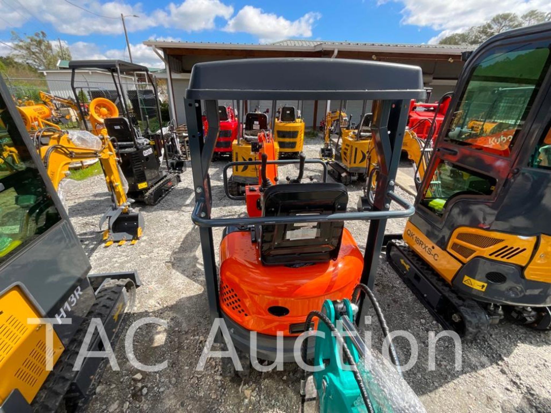 New AGT LH12R Mini Excavator - Image 4 of 19