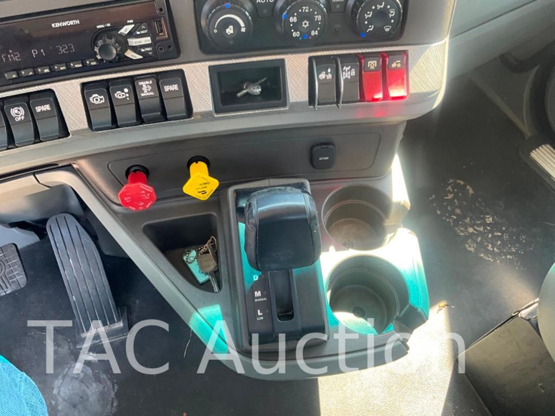 2018 Kenworth T680 Day Cab - Image 20 of 81