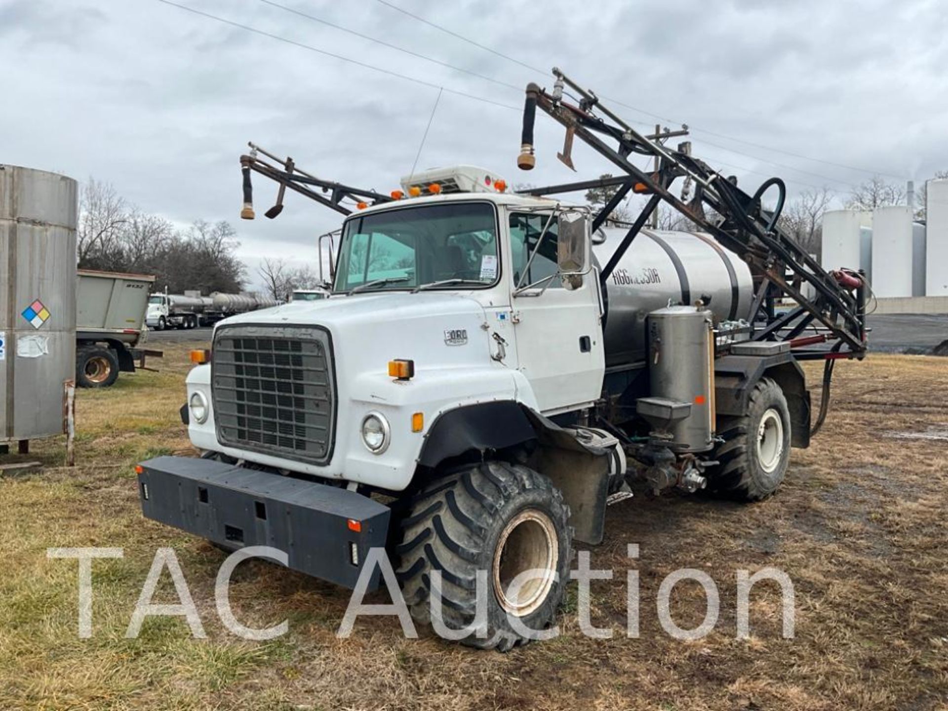 1994 Ford LN8000 Floater Sprayer Truck