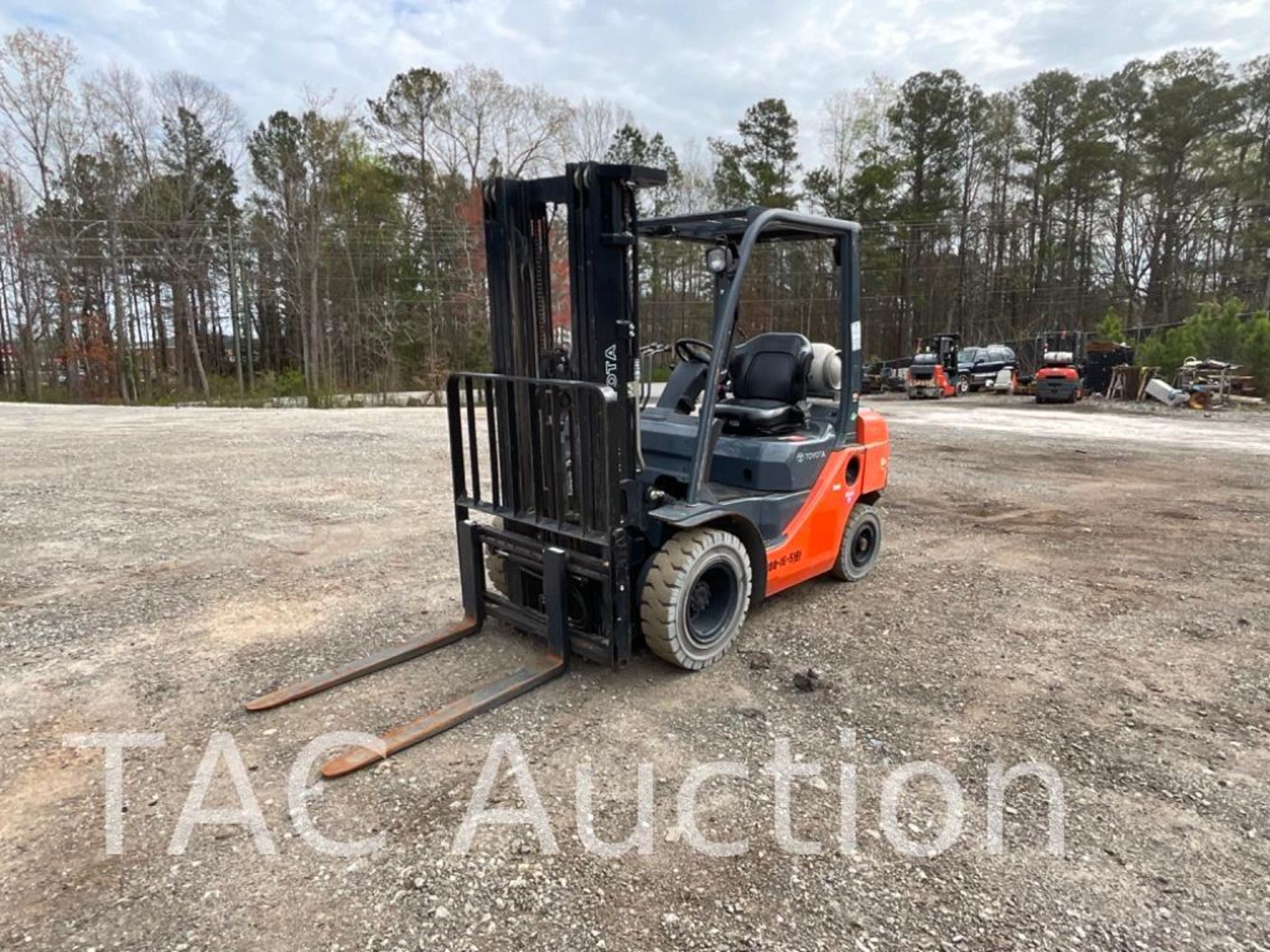 2017 Toyota 8FGU25 5000lb Forklift