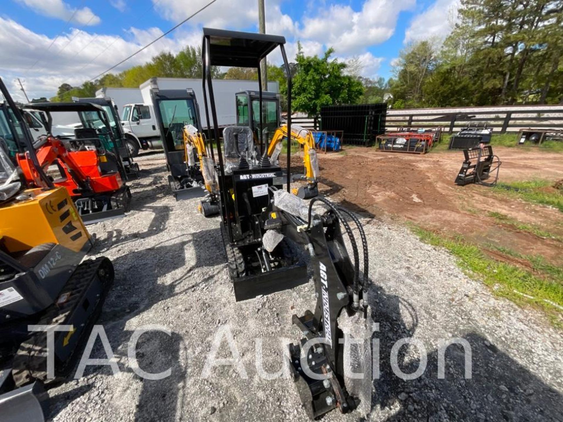 New AGT QS12R Mini Excavator - Image 7 of 17