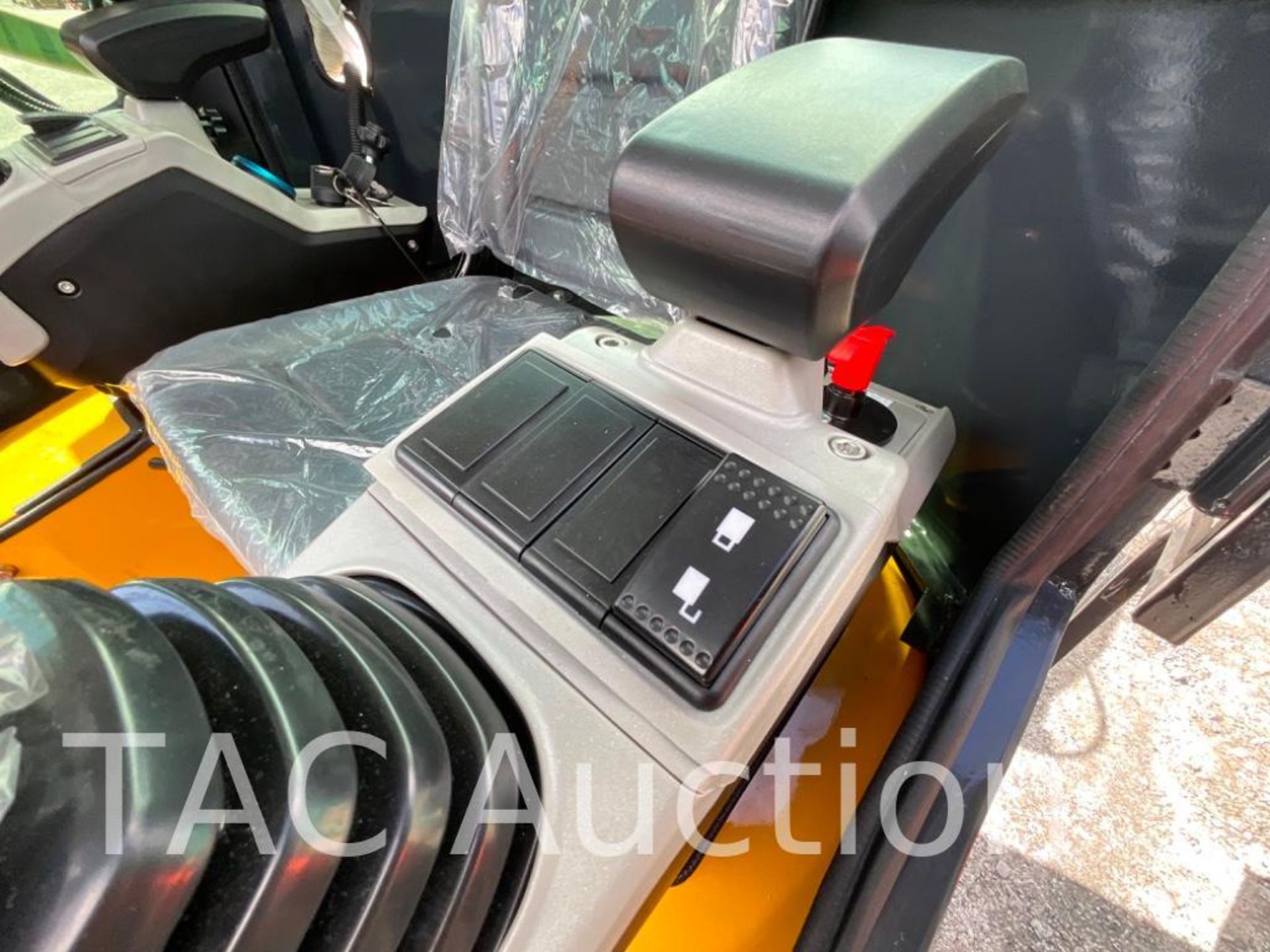 New AGT QK18RXS-C Enclosed Cab Mini Excavator - Image 11 of 22