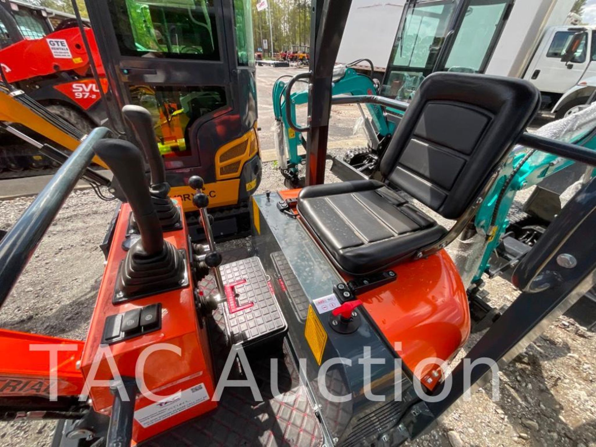 New AGT LH12R Mini Excavator - Image 9 of 19