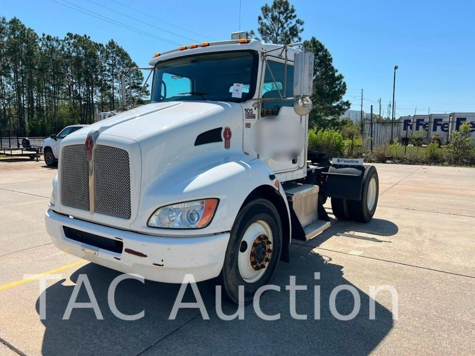 2015 Kenworth T370 S/A Day Cab